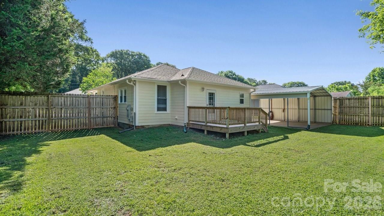 109 Globe Street Property Photo 28