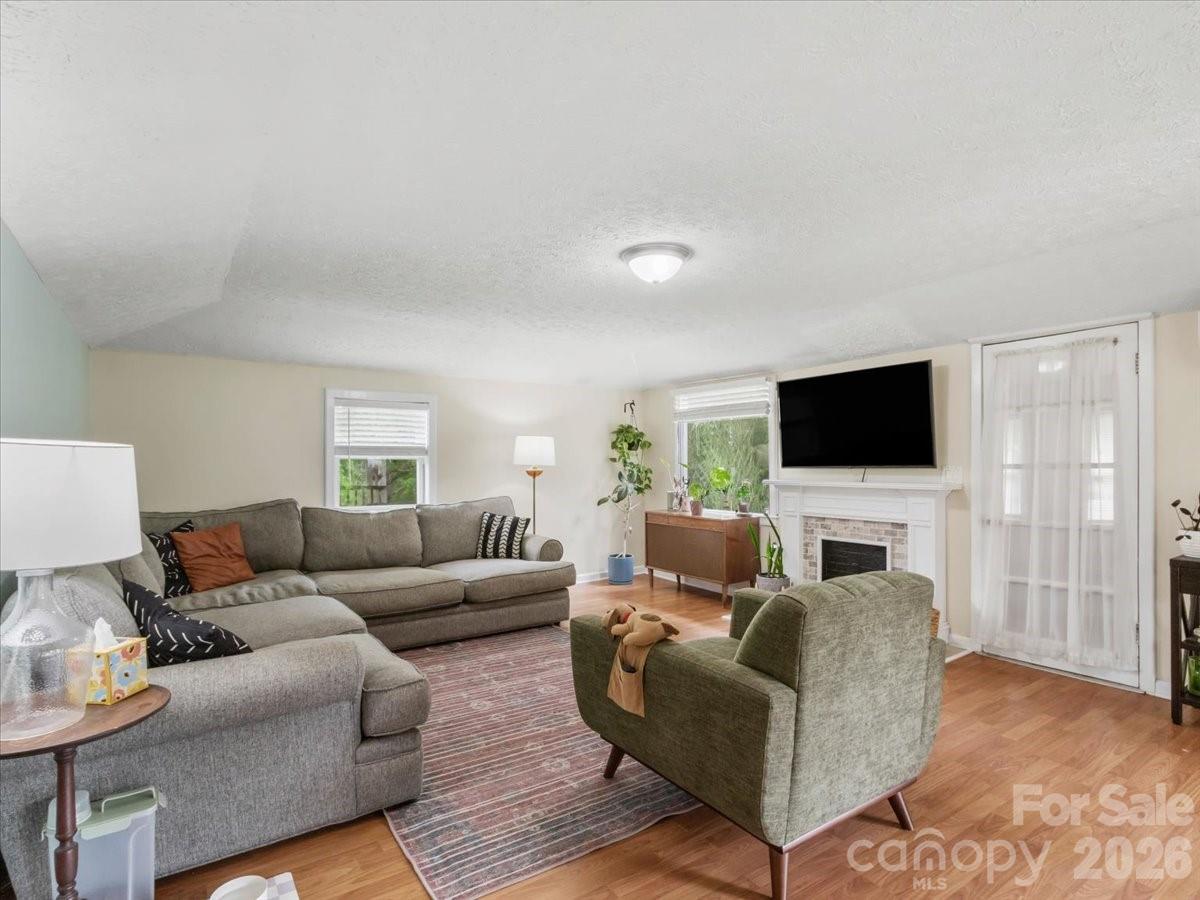 140 Locust Grove Road Property Photo 2