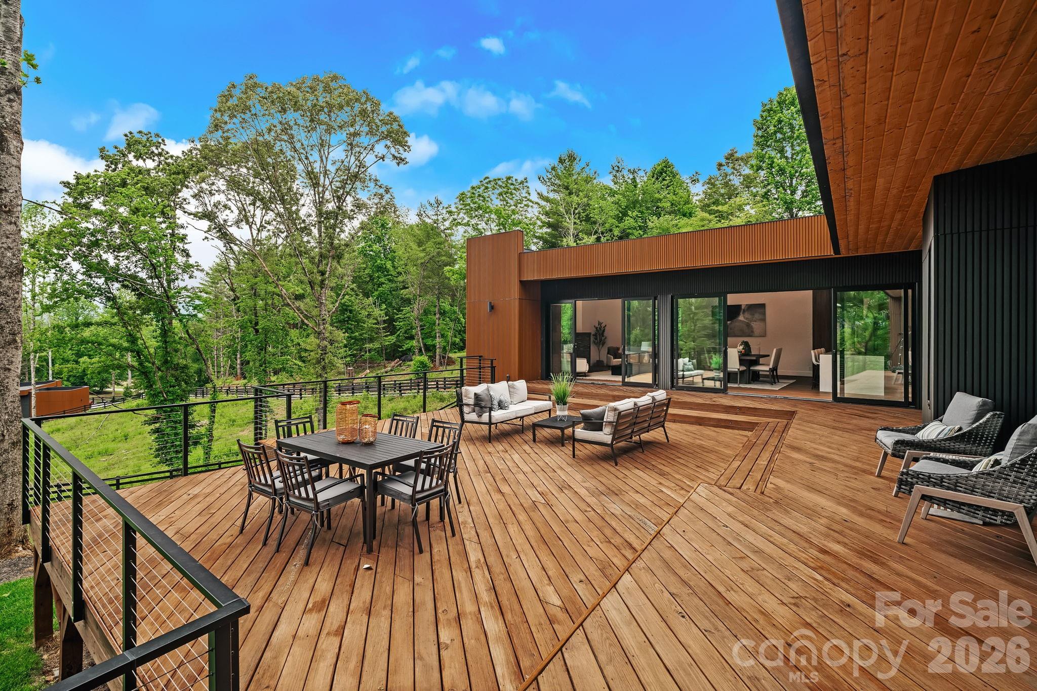 200 Manchester Way Property Photo 16