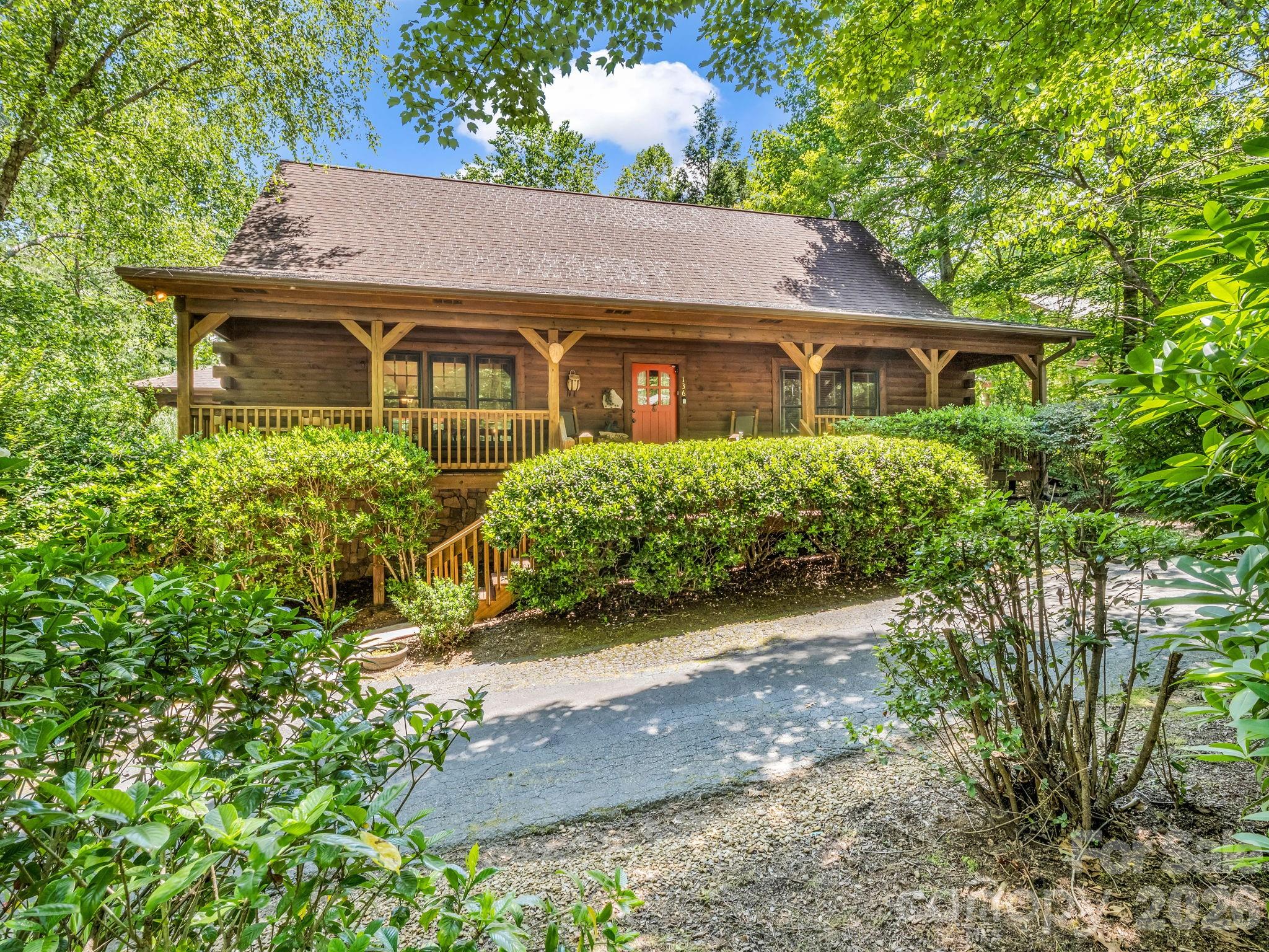 136 Dalton Court Property Photo 1