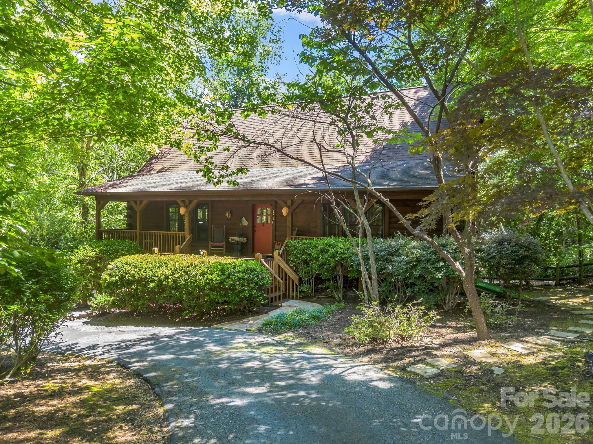 136 Dalton Court Property Photo 2