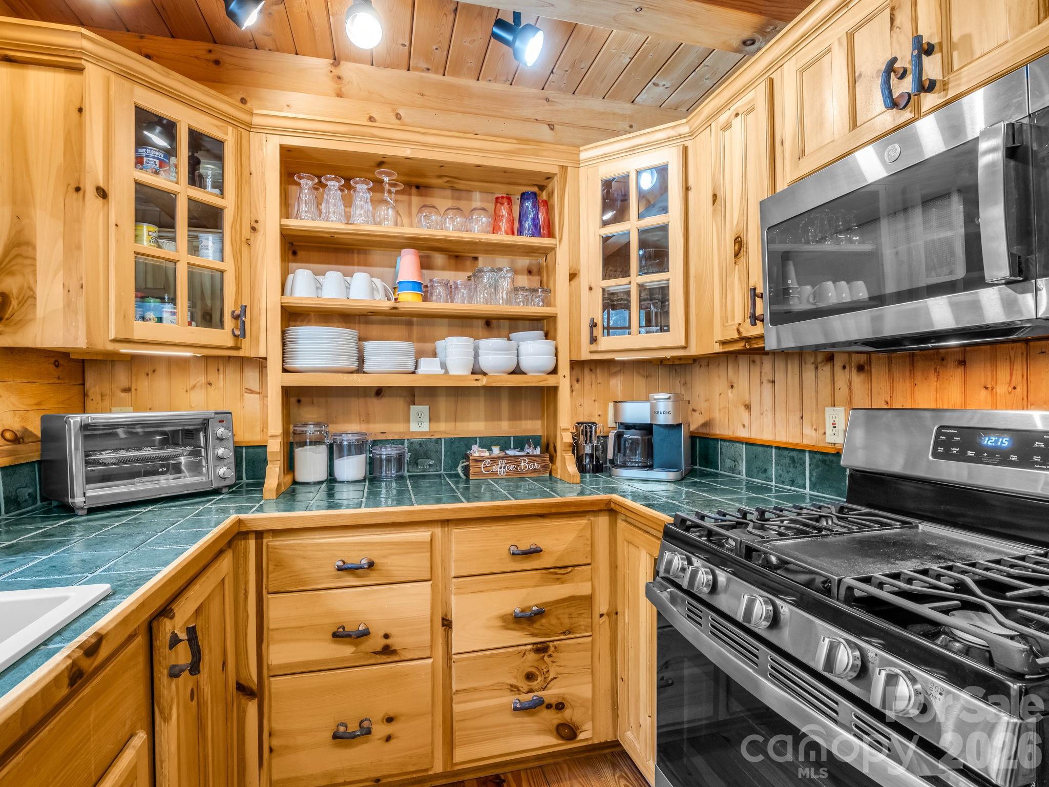136 Dalton Court Property Photo 16
