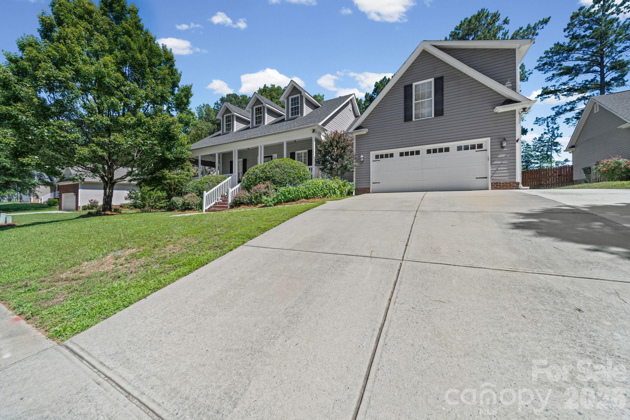 2340 Keswick Lane Property Photo 2