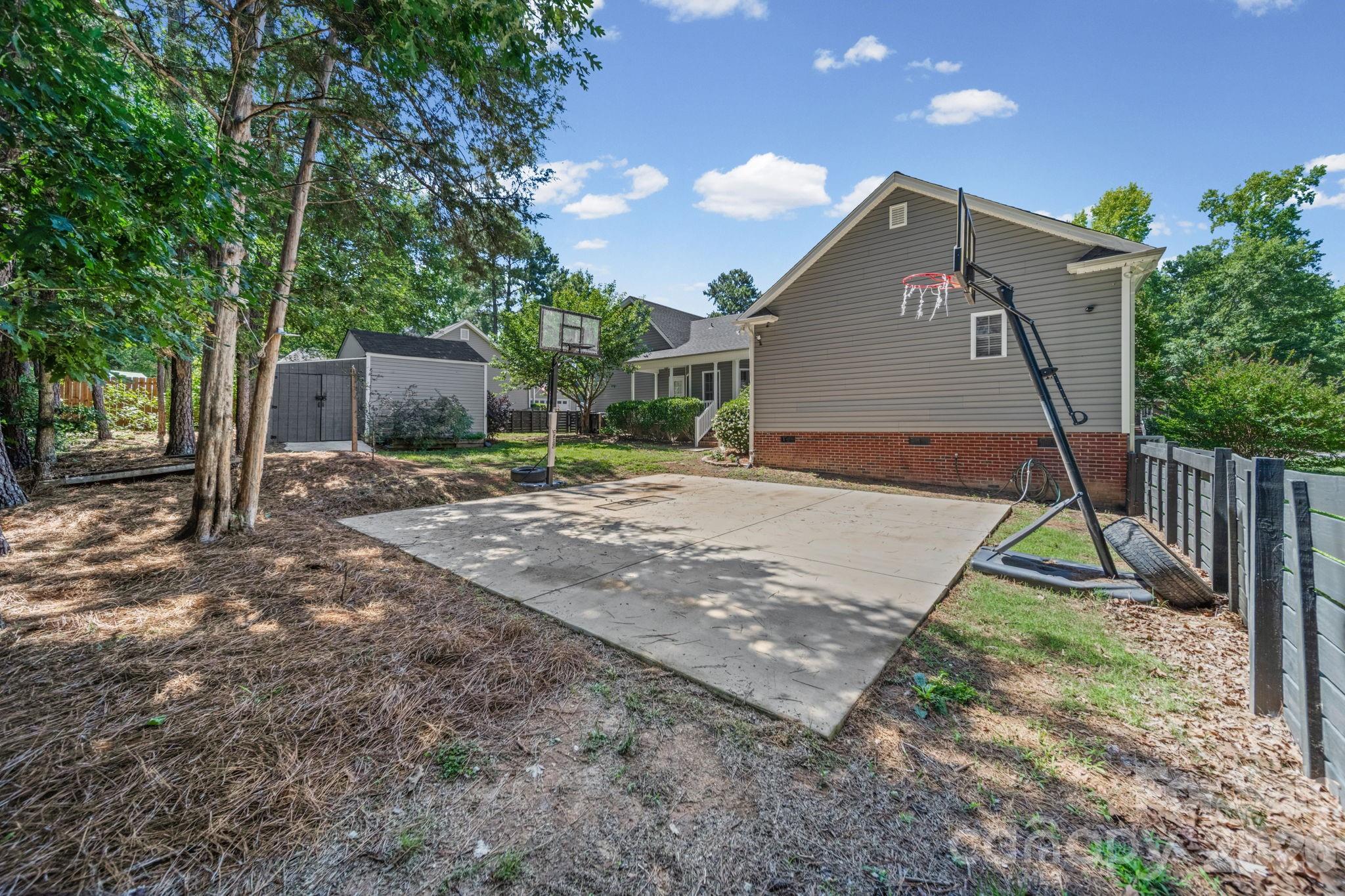2340 Keswick Lane Property Photo 5