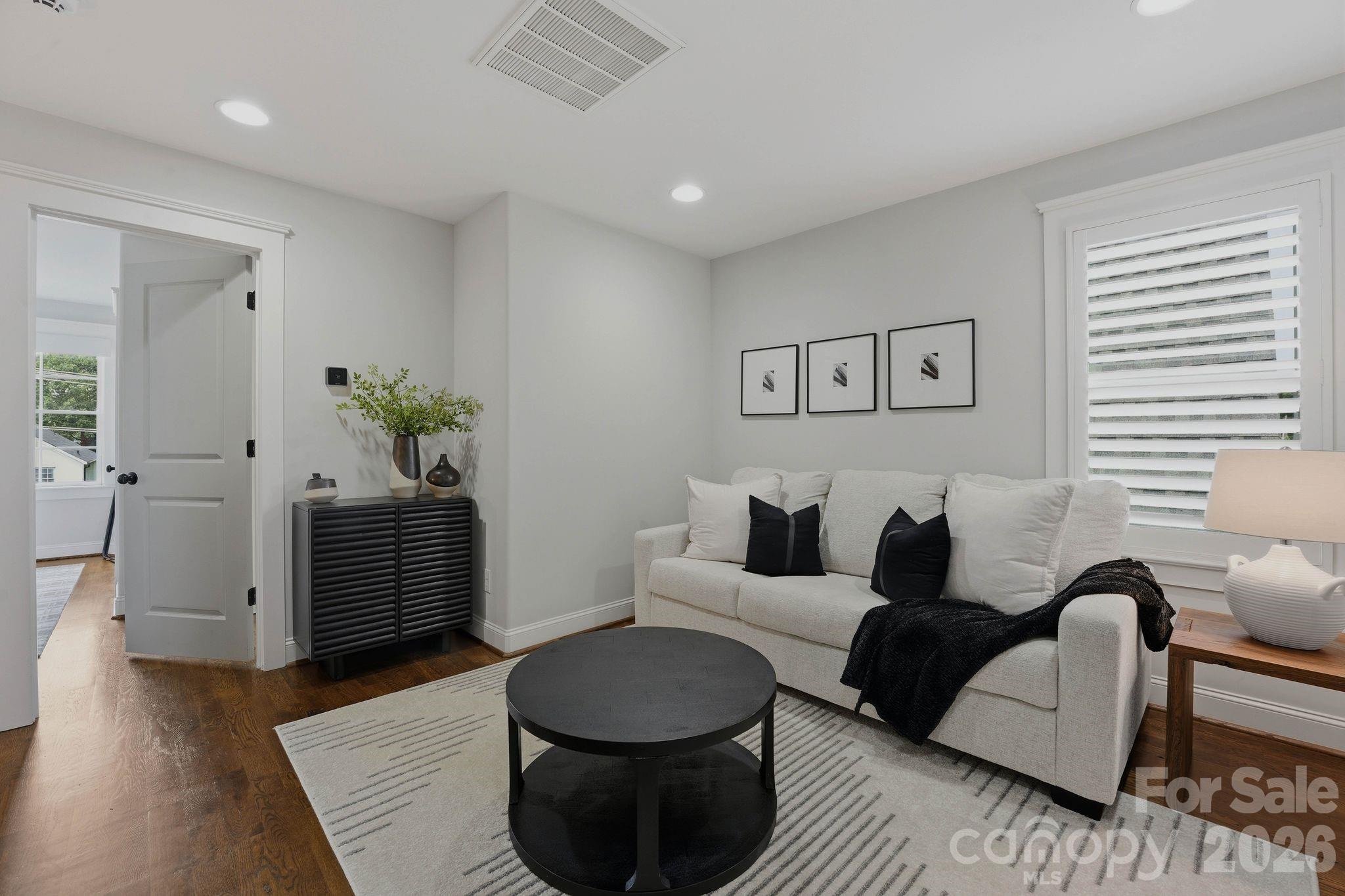812 Ideal Way Property Photo 33