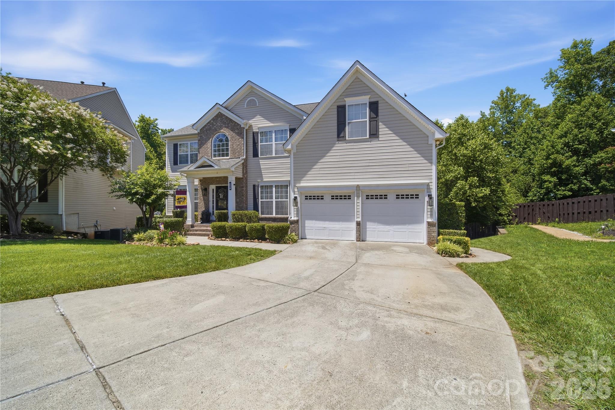 8465 Mossy Cup Trail Property Photo 3