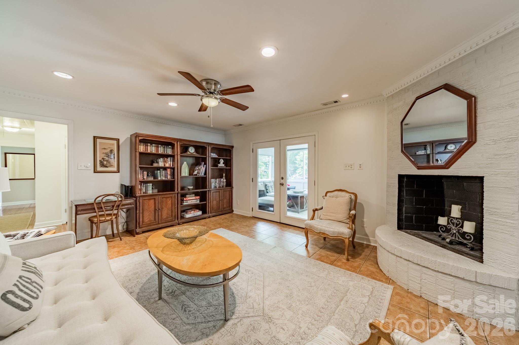5522 Sharon Road Property Photo 8