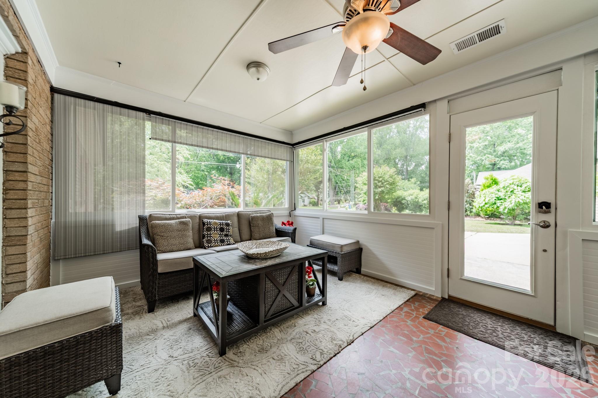 5522 Sharon Road Property Photo 11