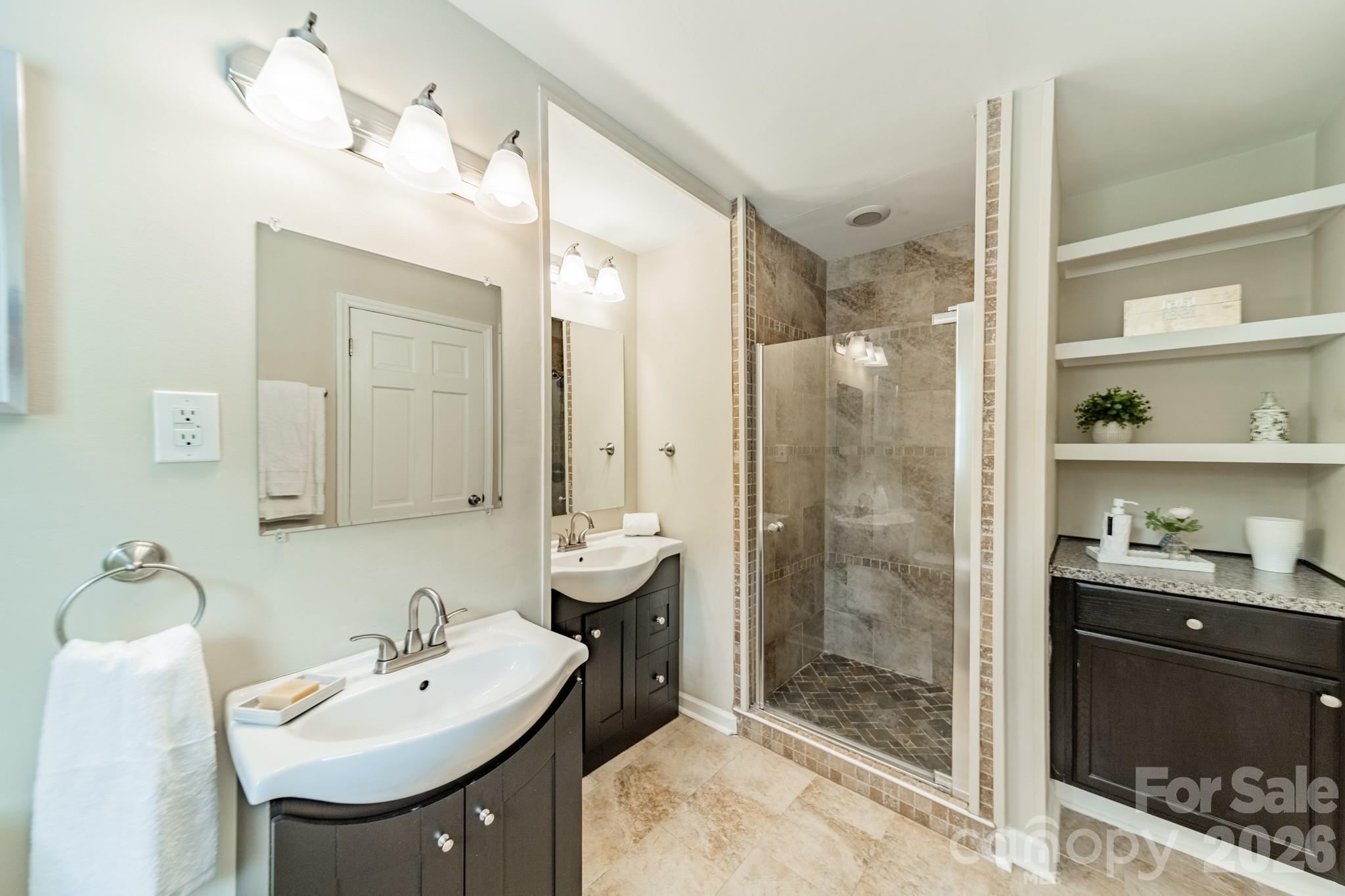 5522 Sharon Road Property Photo 19