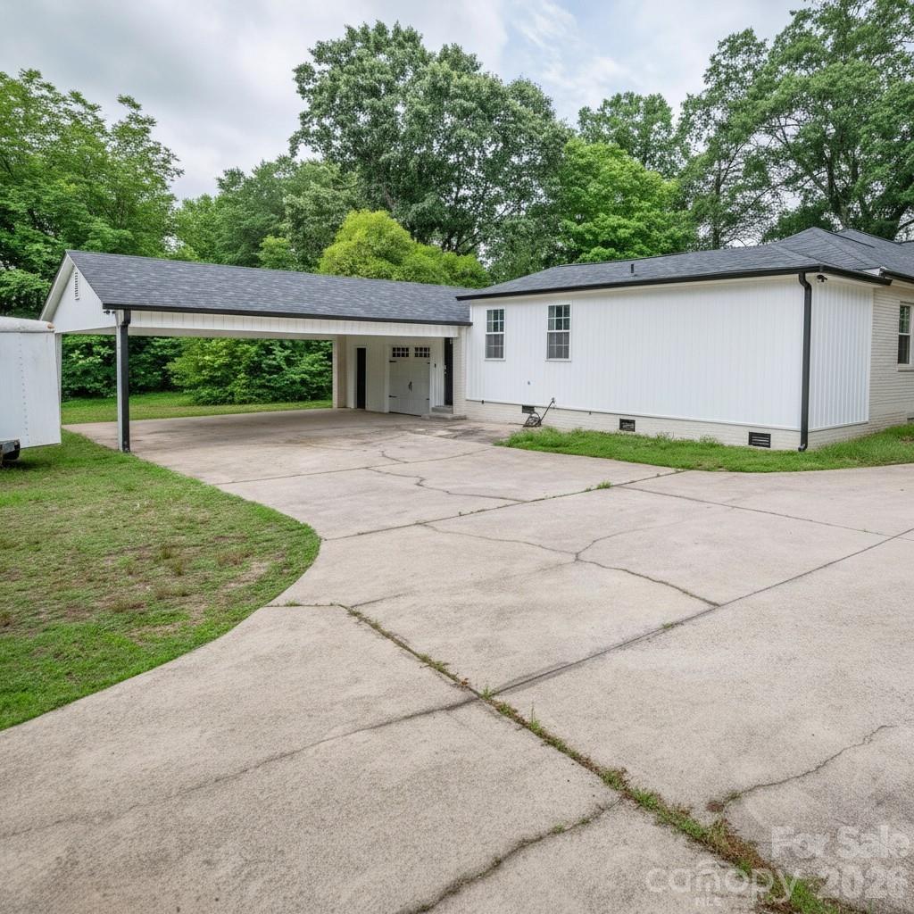 1225 Old Charlotte Road Property Photo 7