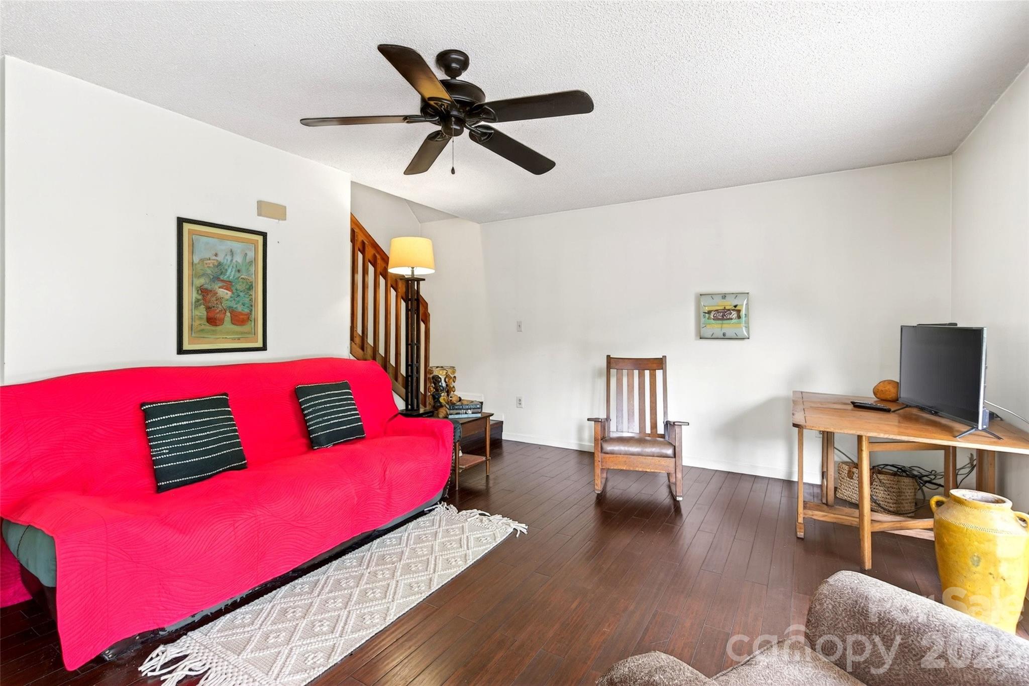 1828 Mckenzie Way Property Photo 9