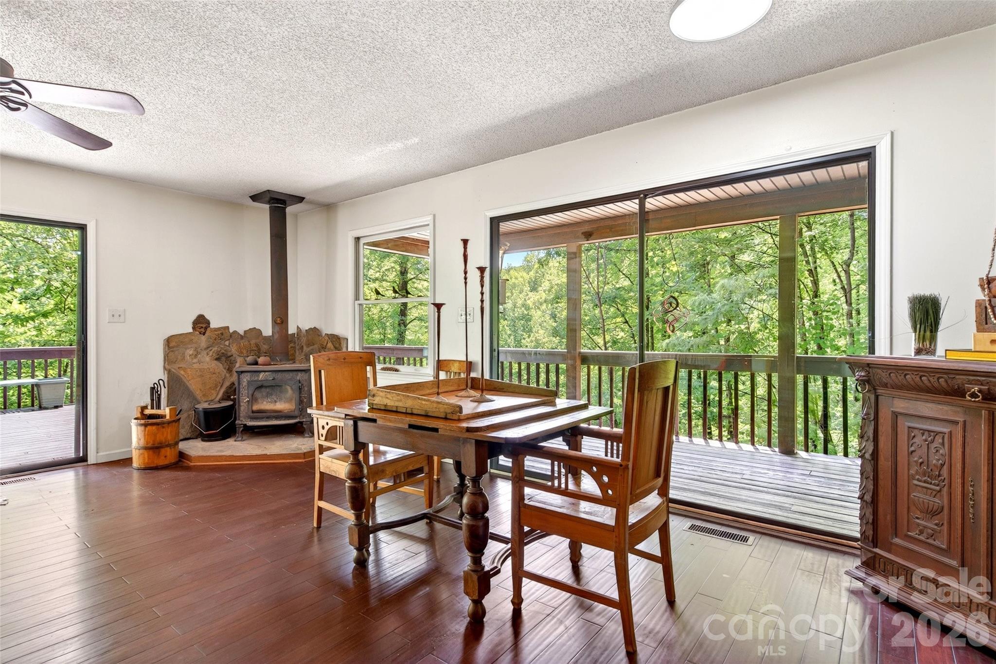 1828 Mckenzie Way Property Photo 11