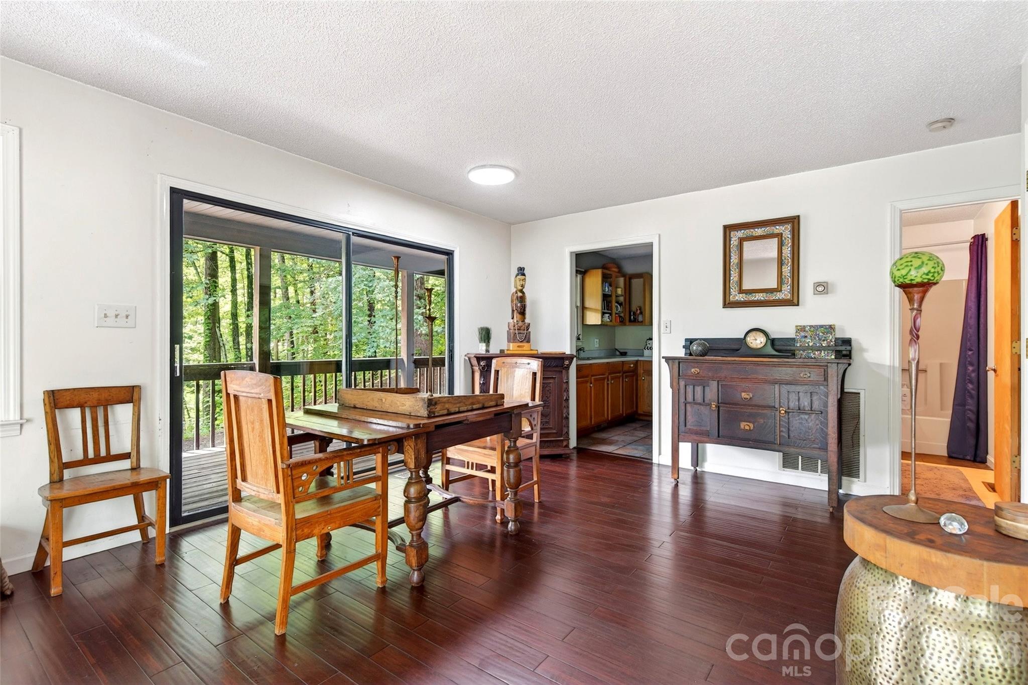 1828 Mckenzie Way Property Photo 12