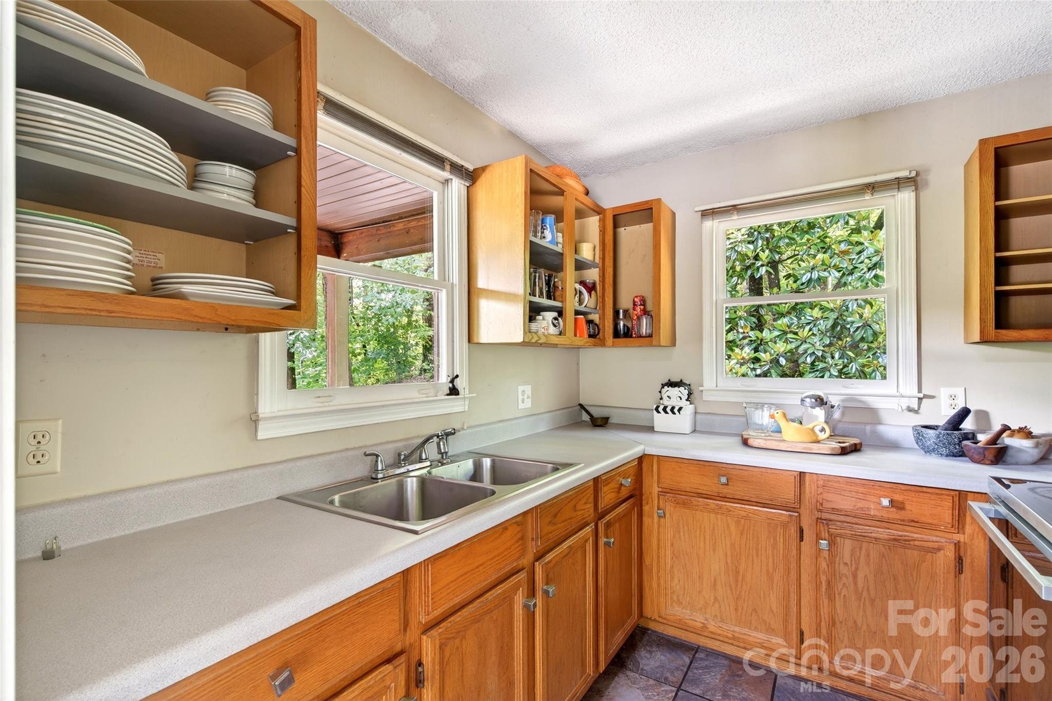 1828 Mckenzie Way Property Photo 14