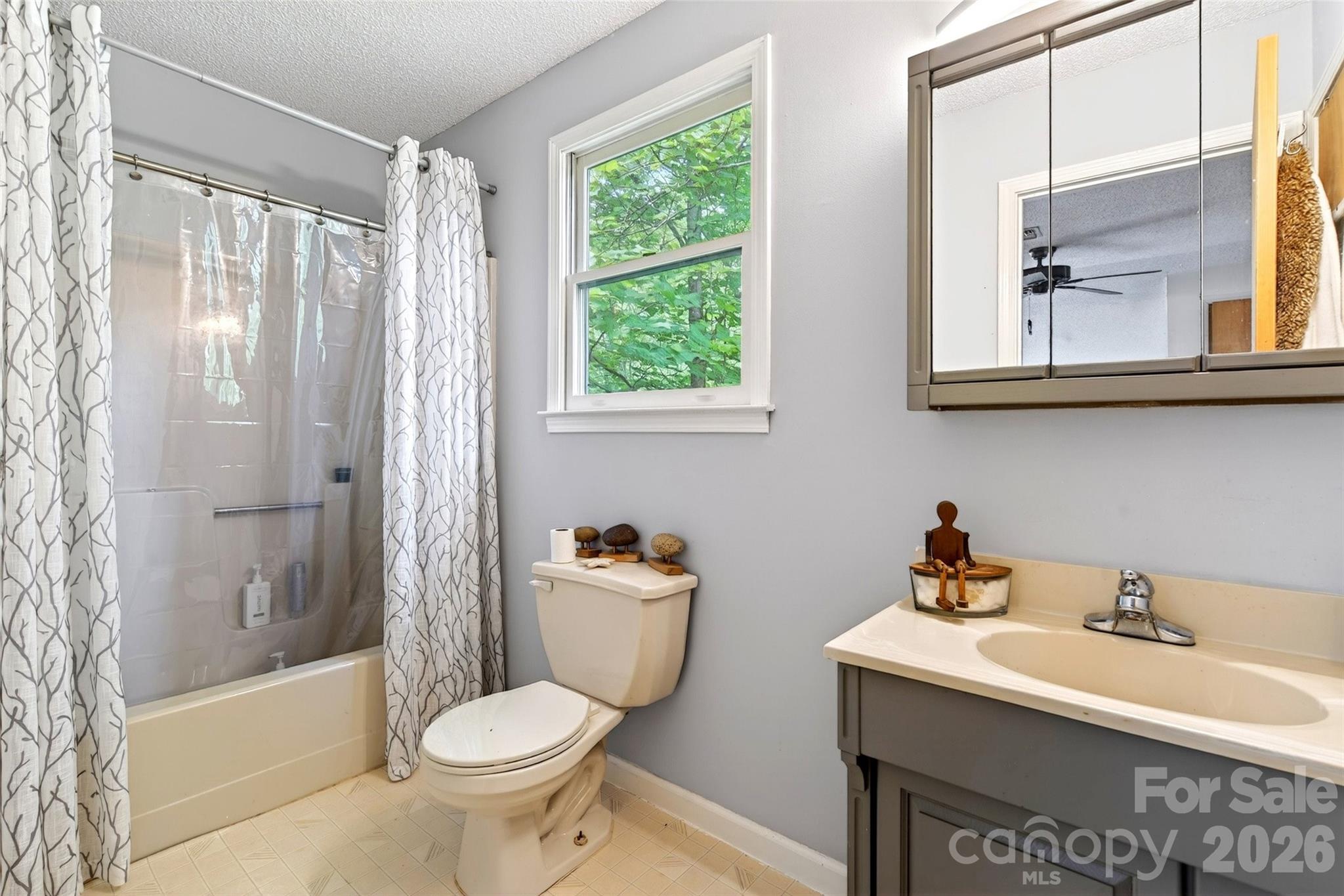 1828 Mckenzie Way Property Photo 27