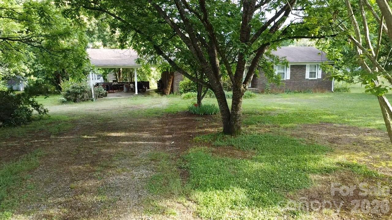 713 Eastbend Lane Property Photo 2