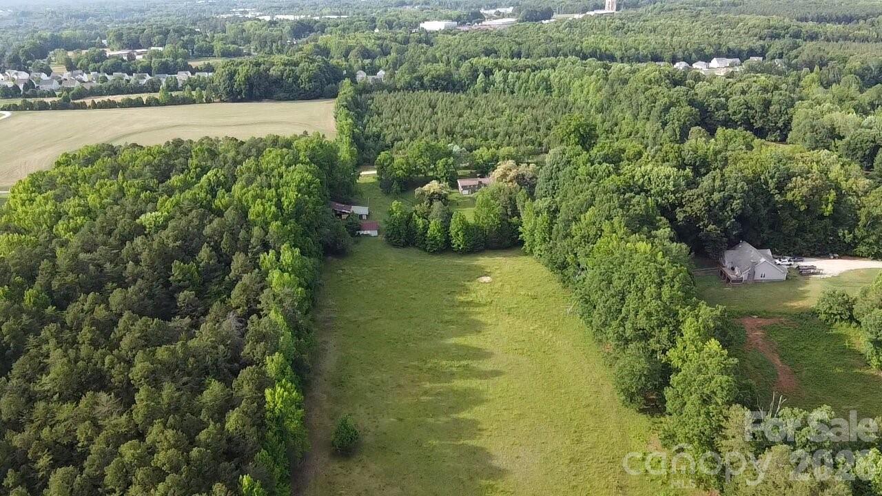 713 Eastbend Lane Property Photo 6