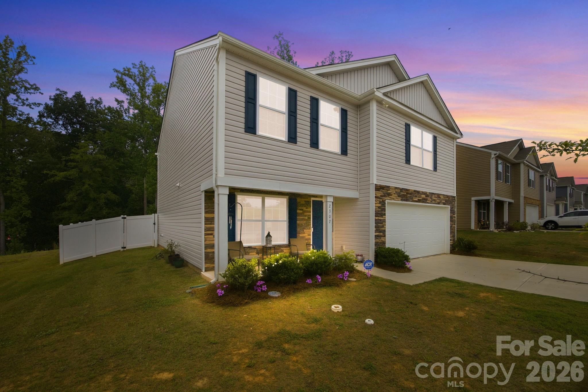 2307 Meadow Stream Drive Property Photo 1