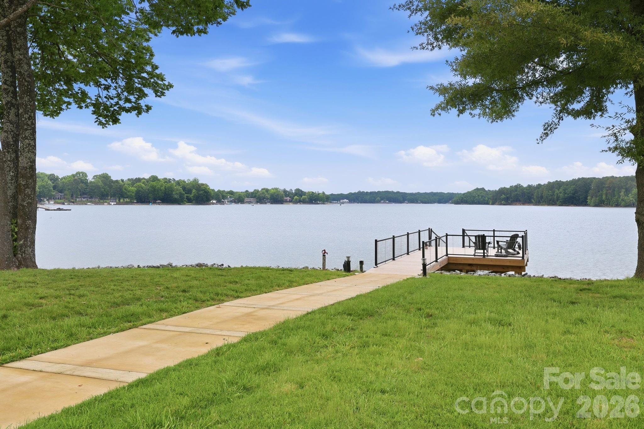 420 Skysail Road Property Photo 5