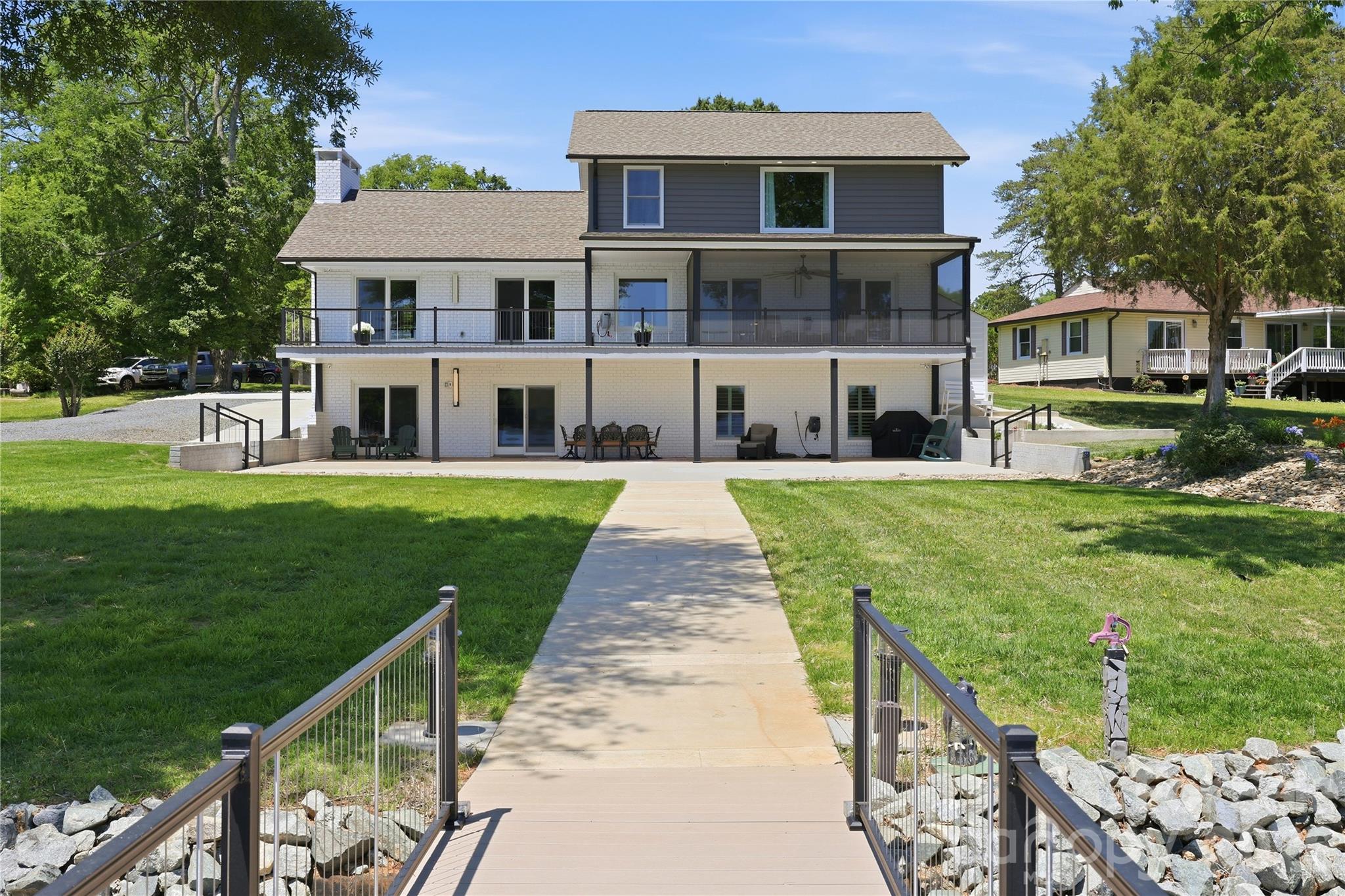 420 Skysail Road Property Photo 7