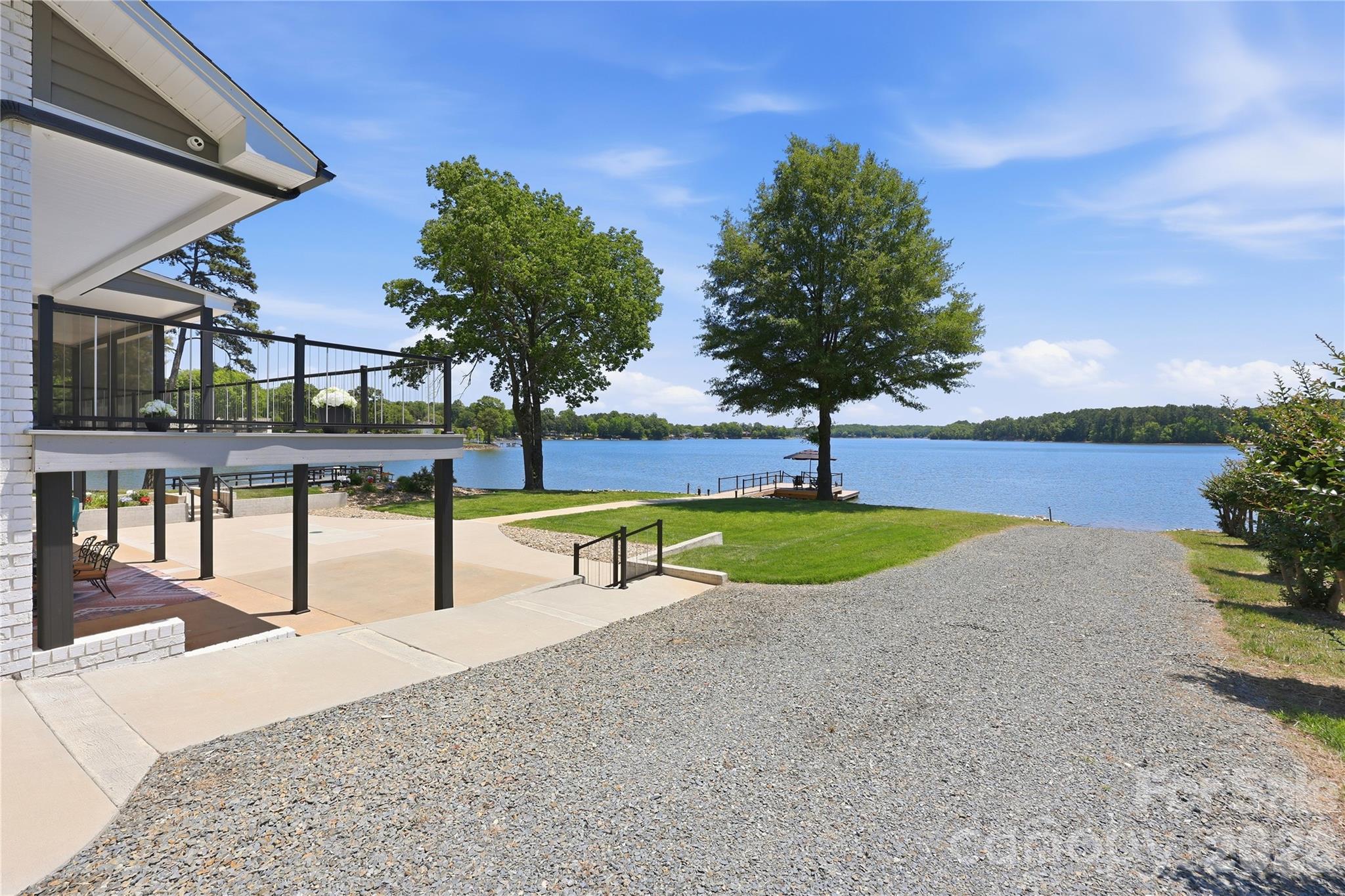 420 Skysail Road Property Photo 9