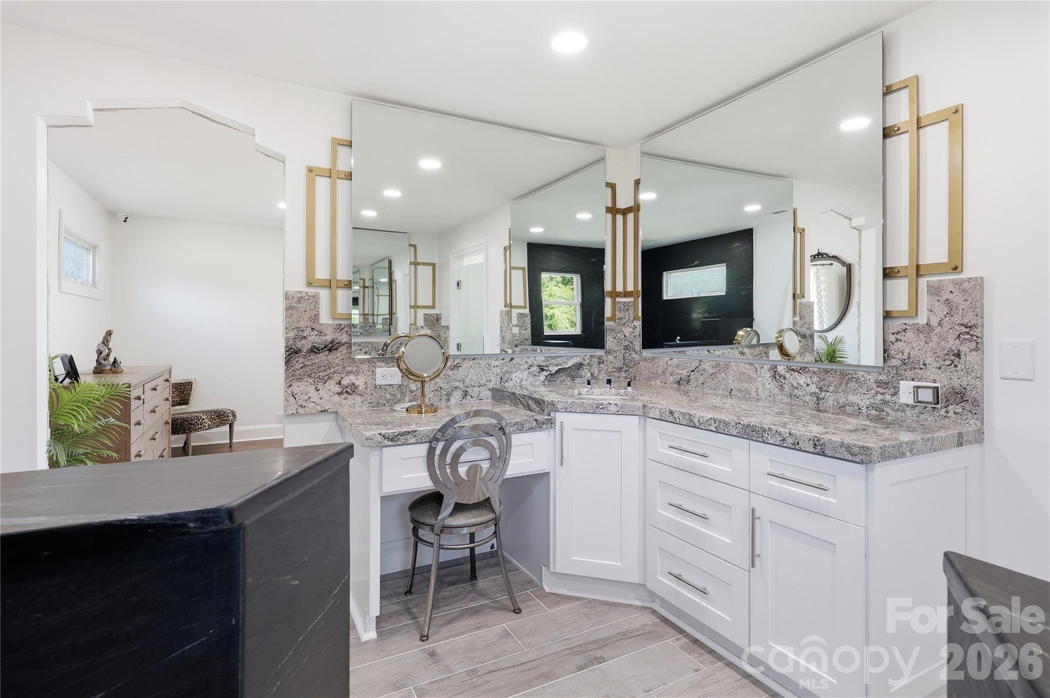 420 Skysail Road Property Photo 27