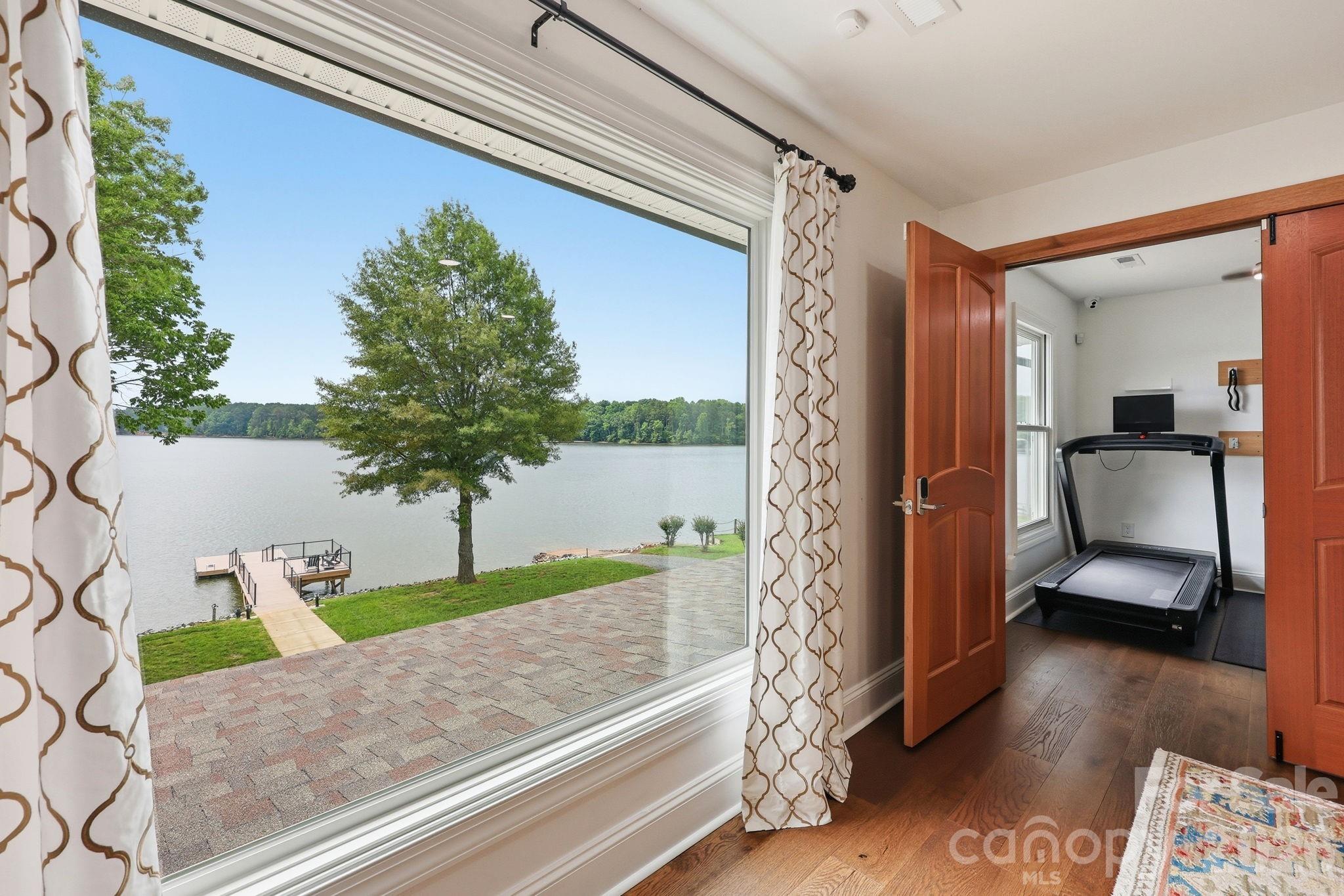 420 Skysail Road Property Photo 32