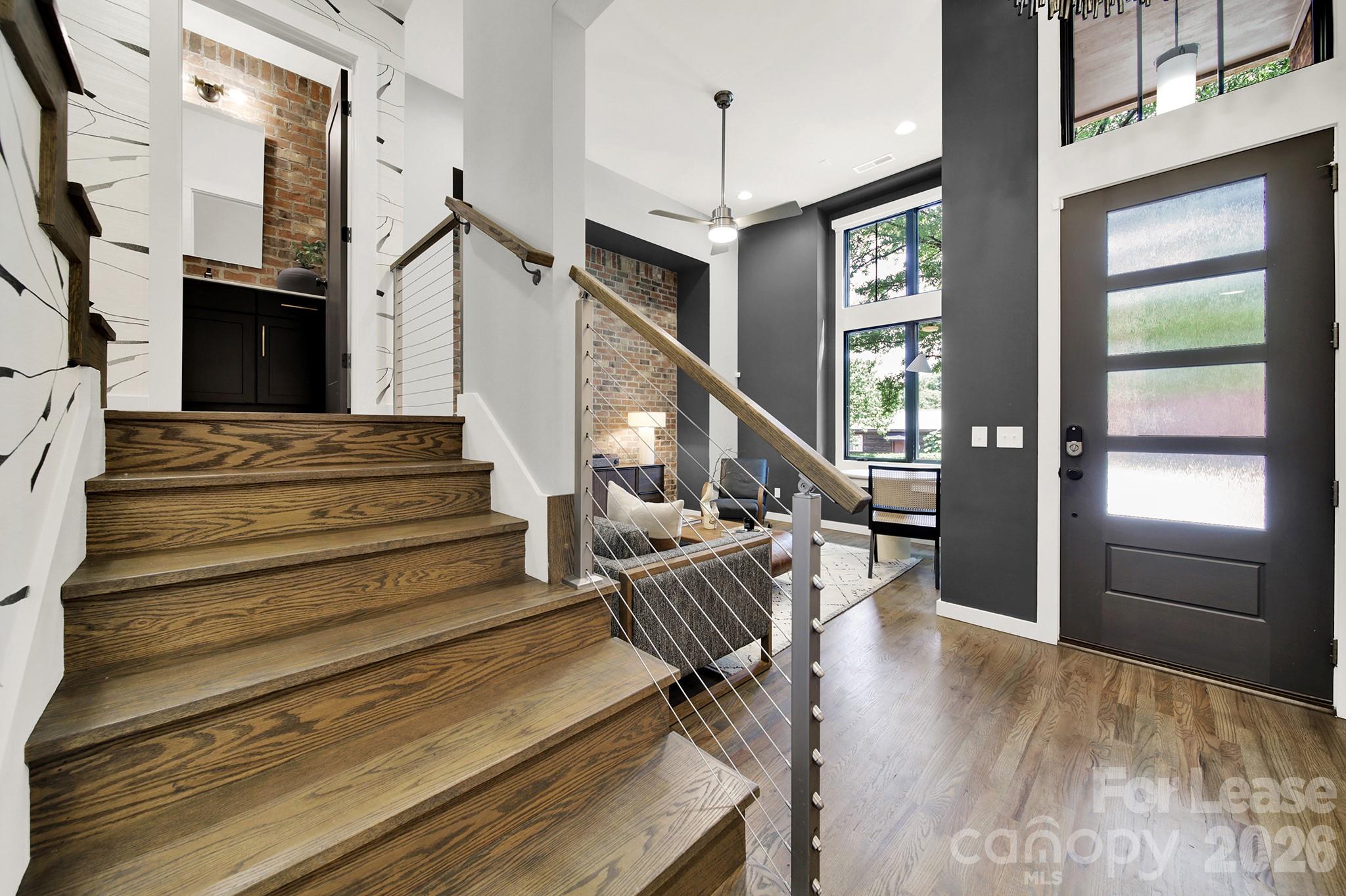 428 E 33rd Street Property Photo 1