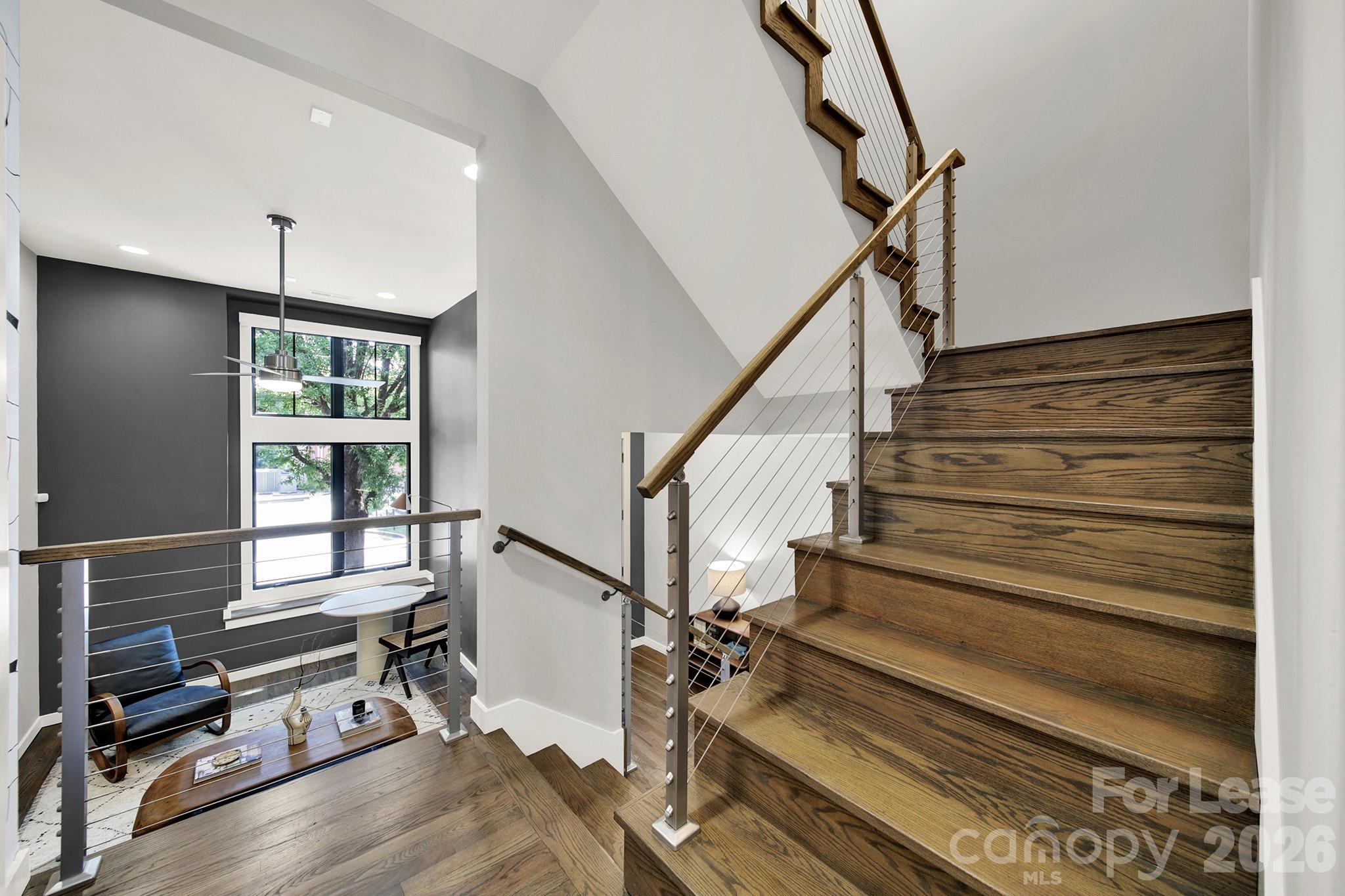428 E 33rd Street Property Photo 7