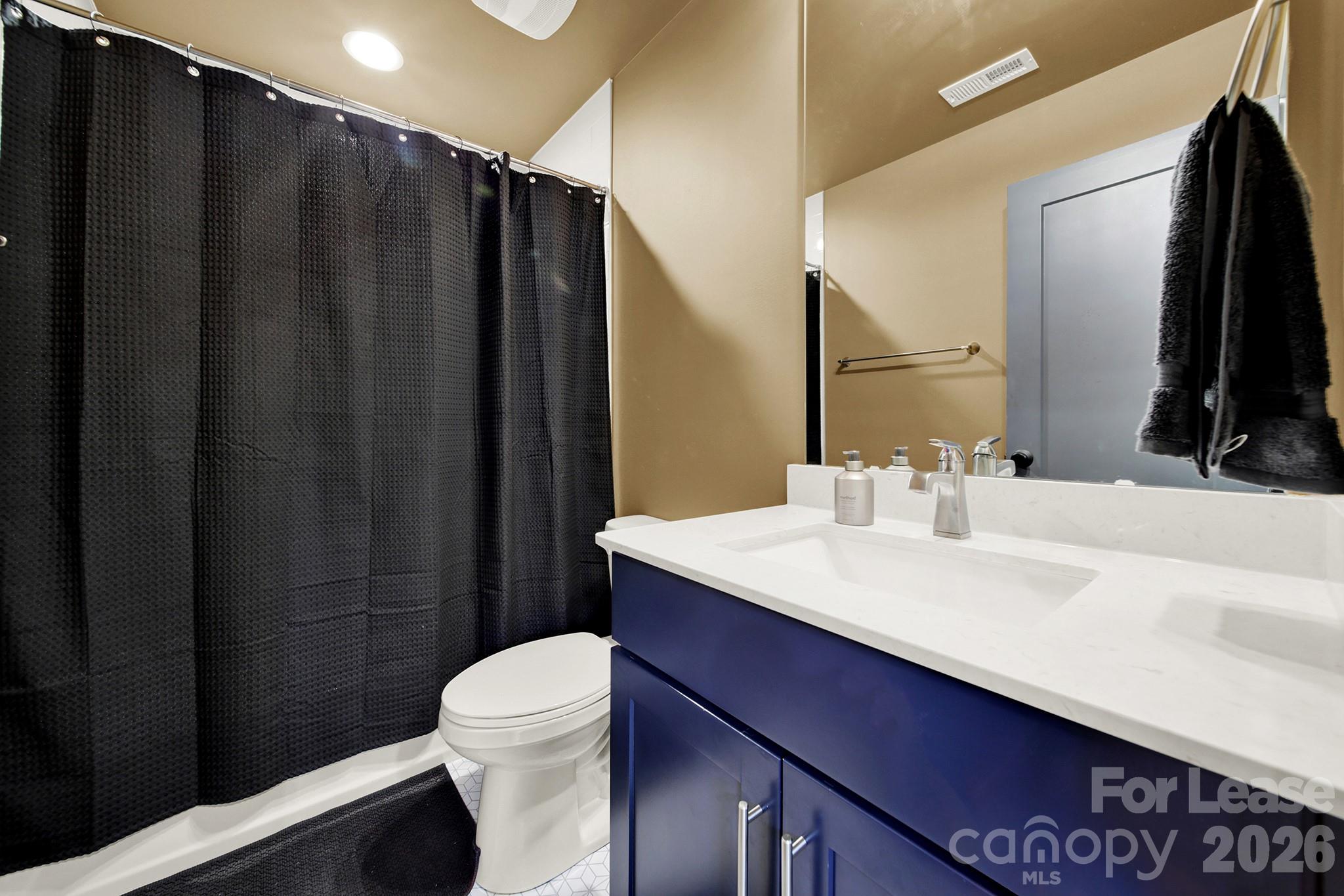 428 E 33rd Street Property Photo 32