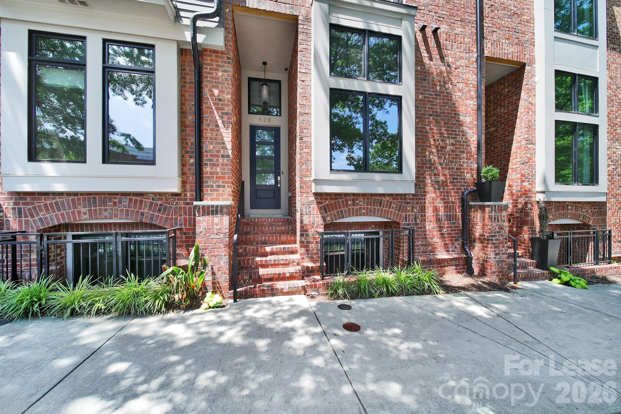 428 E 33rd Street Property Photo 36