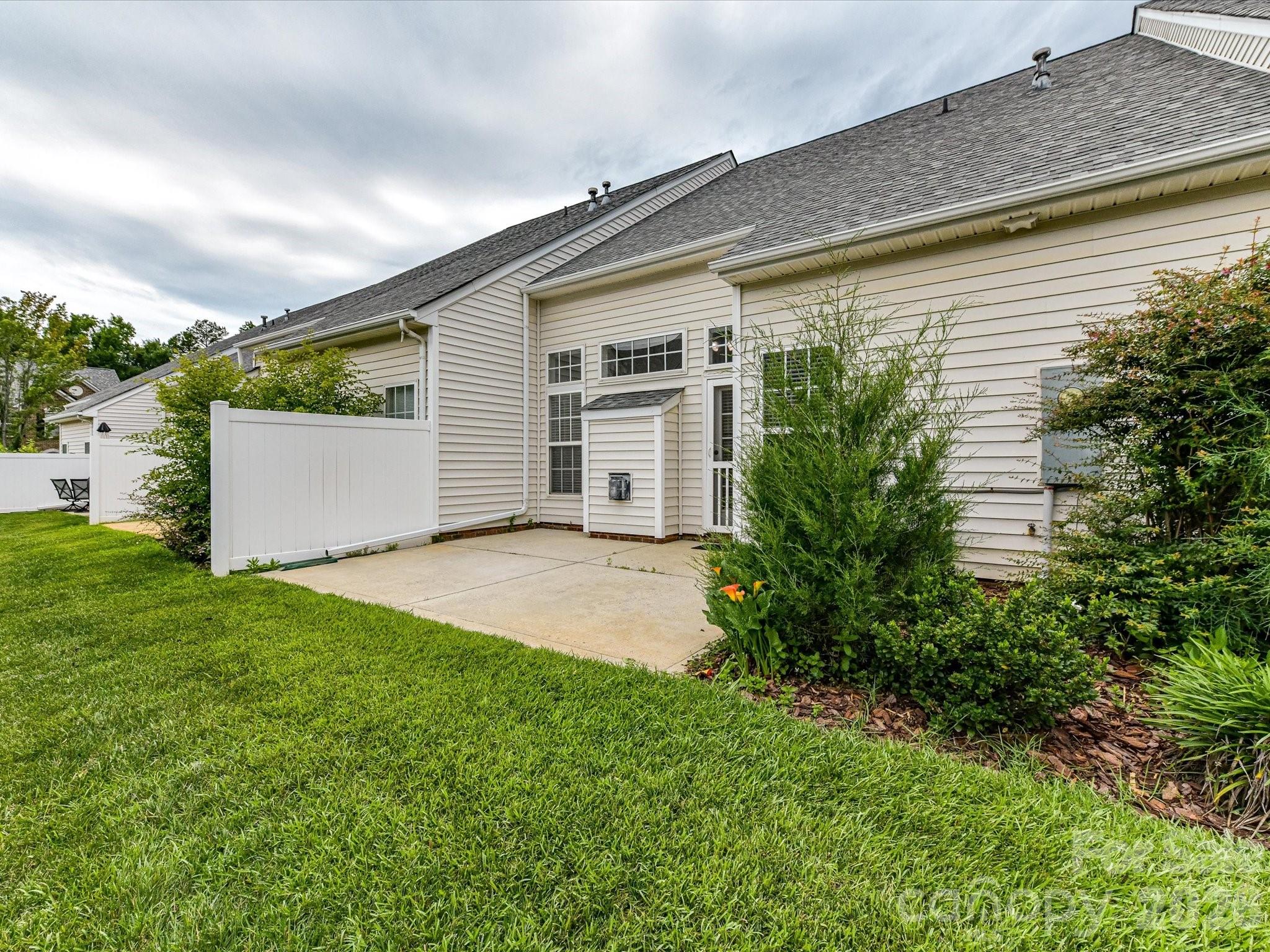 615 Colbert Way Property Photo 41
