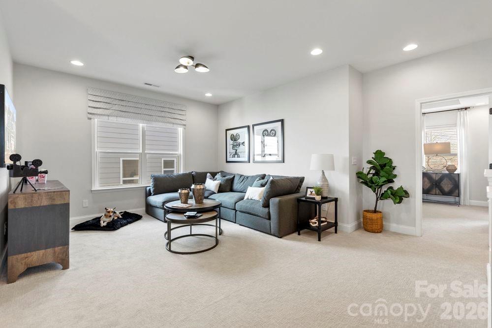 1706 Hubert Graham Way Property Photo 16