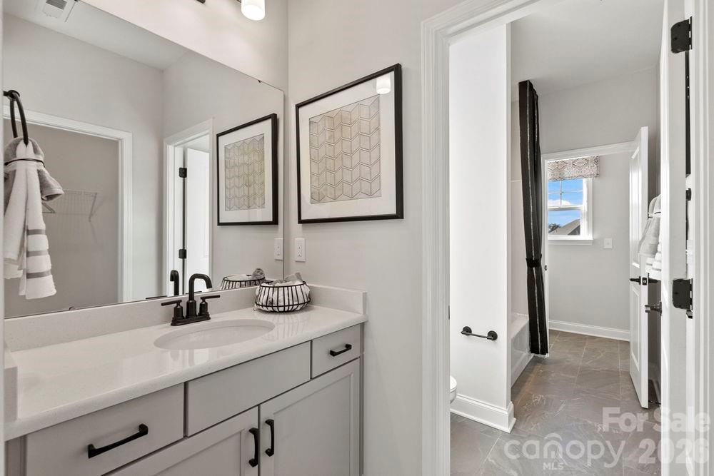 1706 Hubert Graham Way Property Photo 18