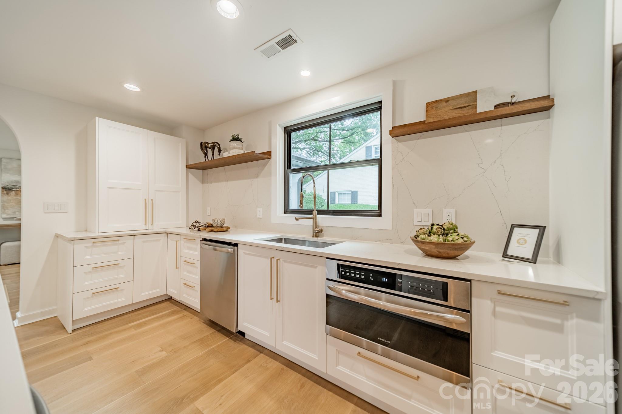 2528 Providence Road Property Photo 12