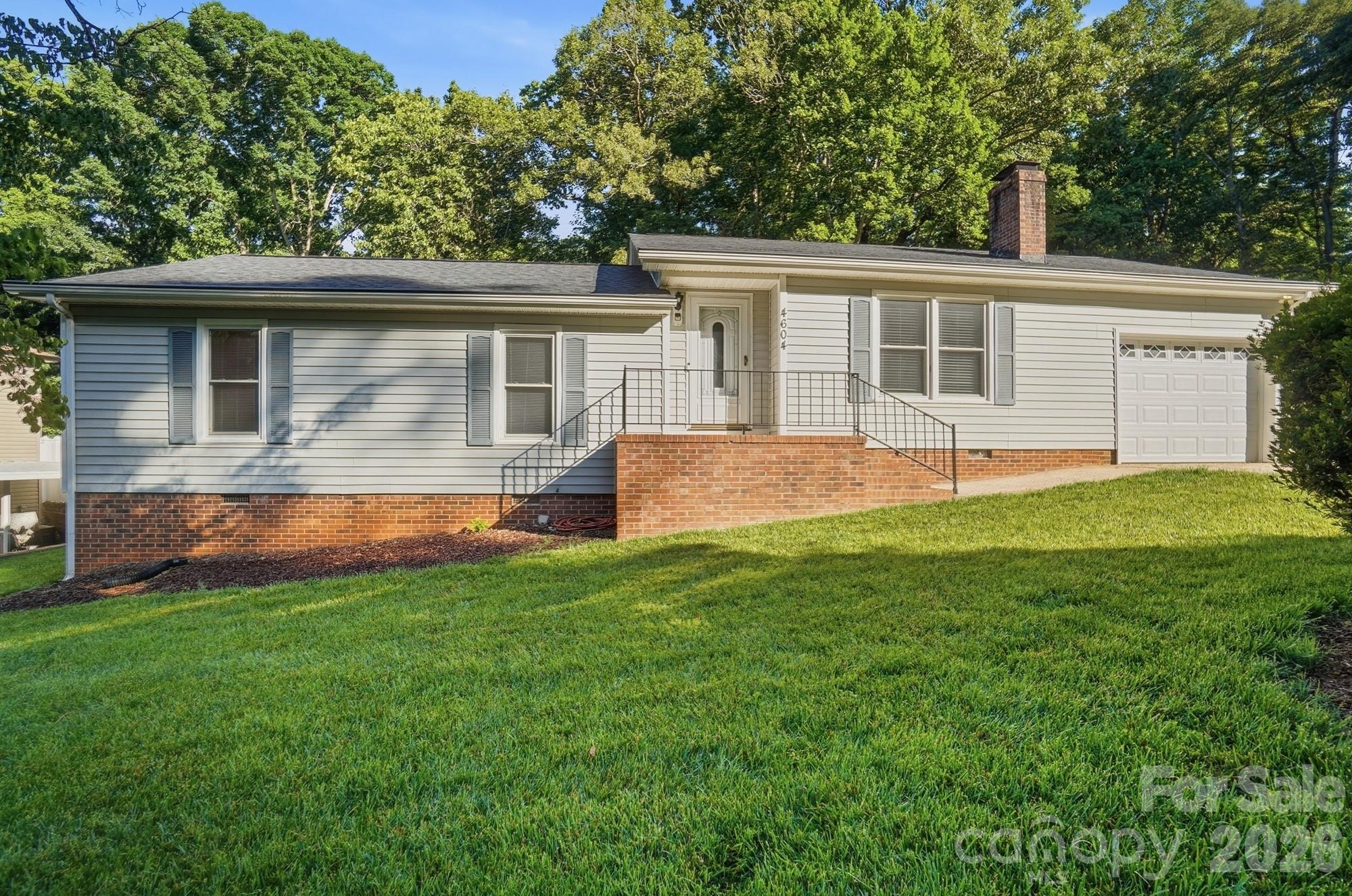 4604 Oakwood Circle Property Photo 1