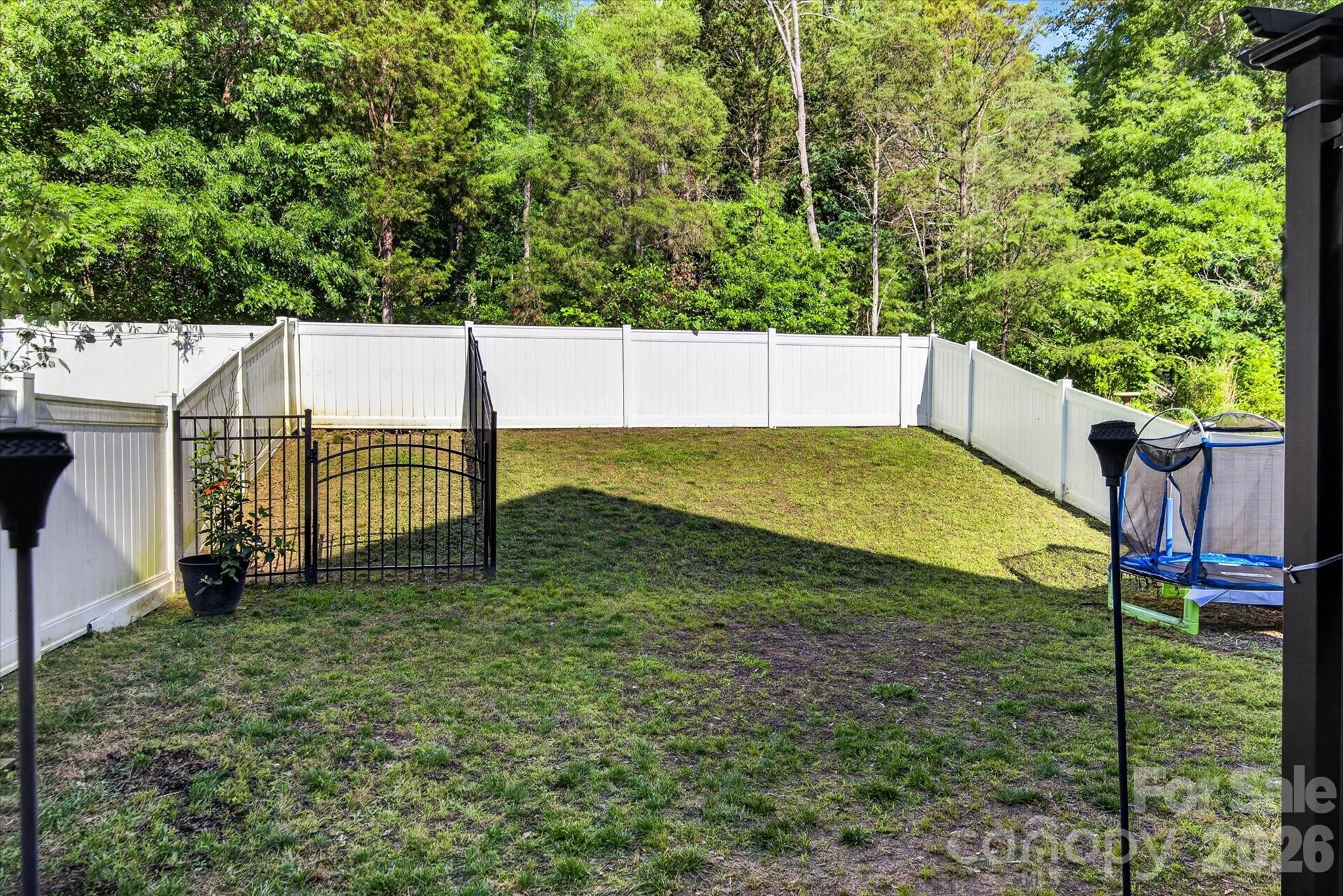 548 Kingsway Circle Property Photo 6