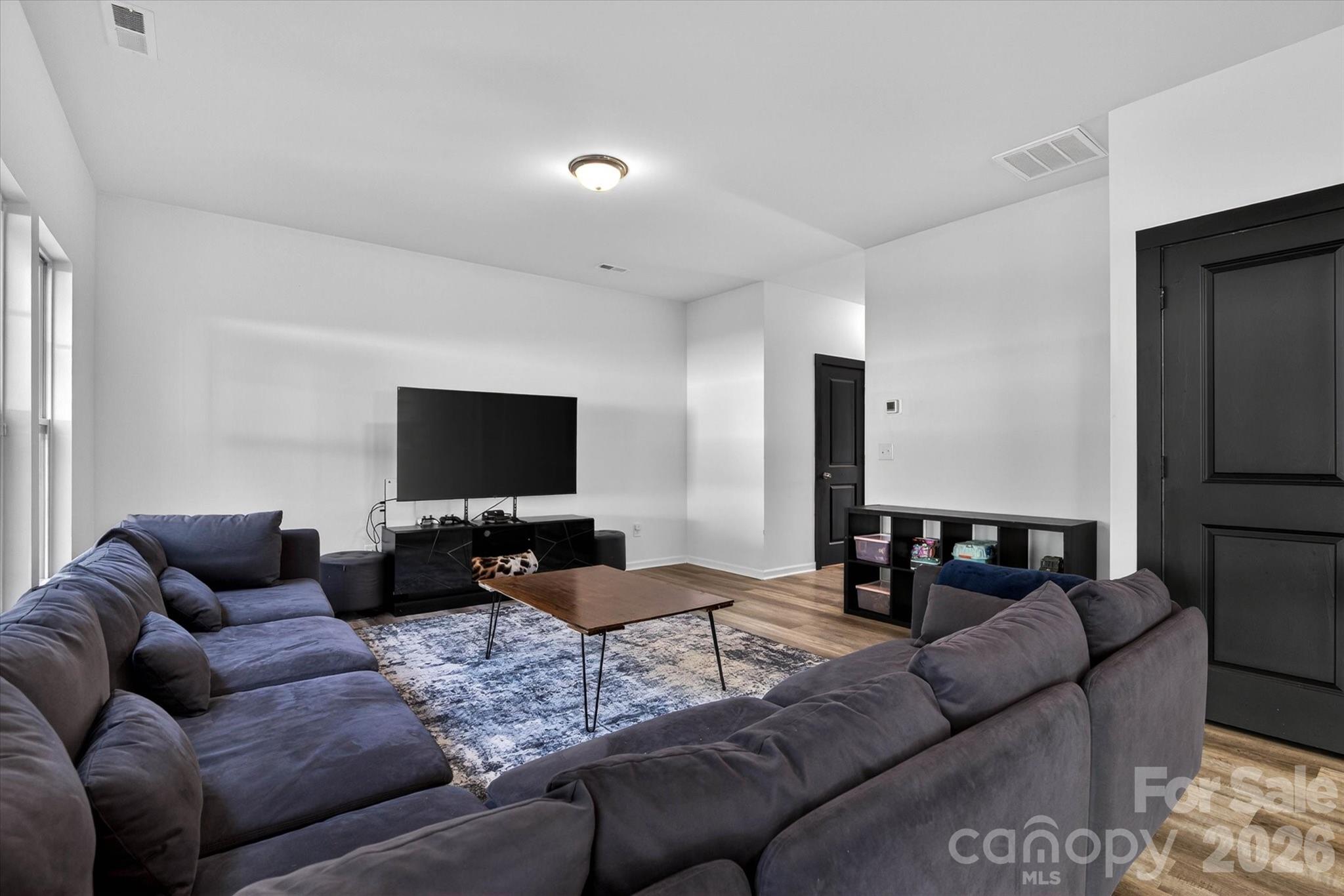 548 Kingsway Circle Property Photo 13
