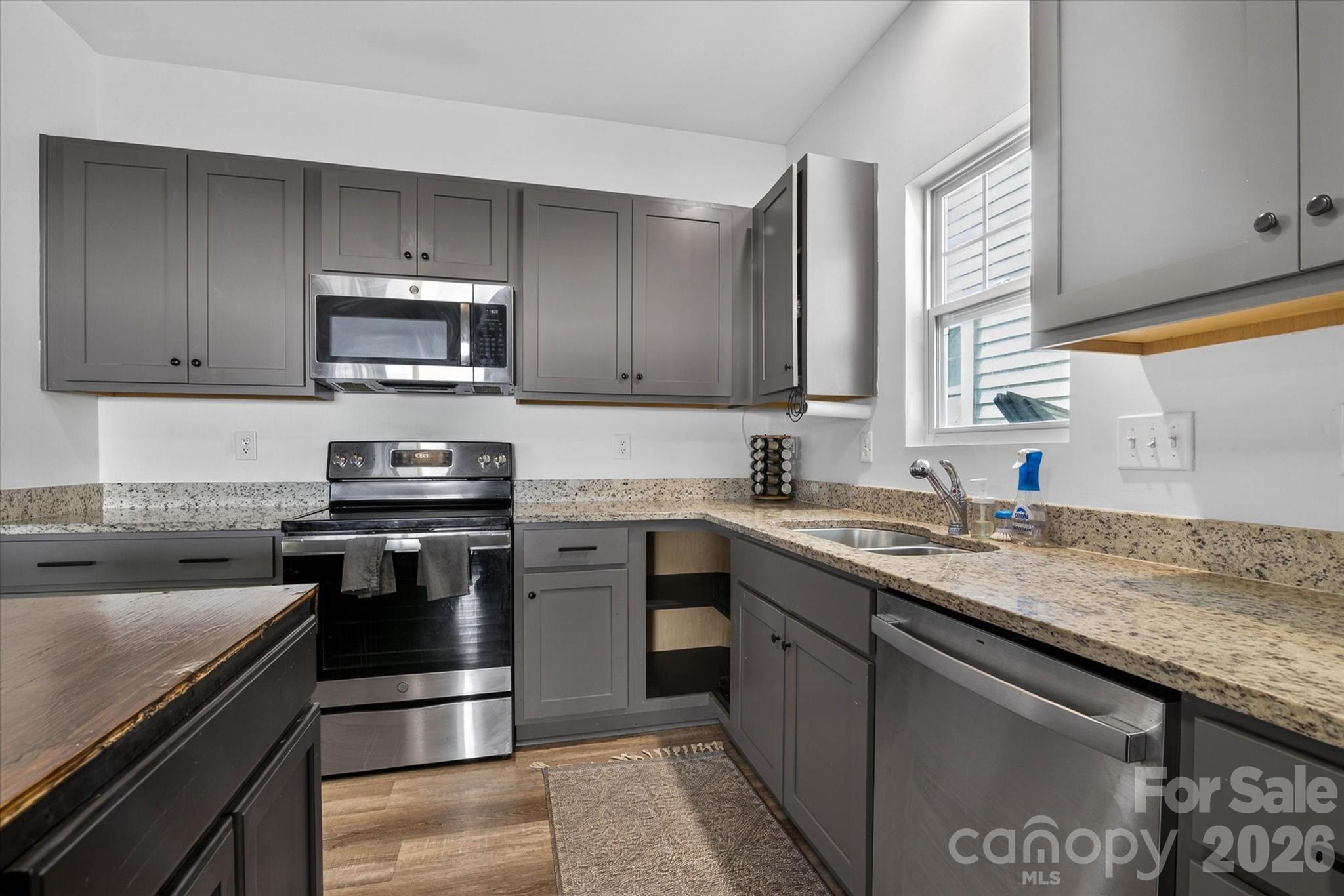 548 Kingsway Circle Property Photo 14