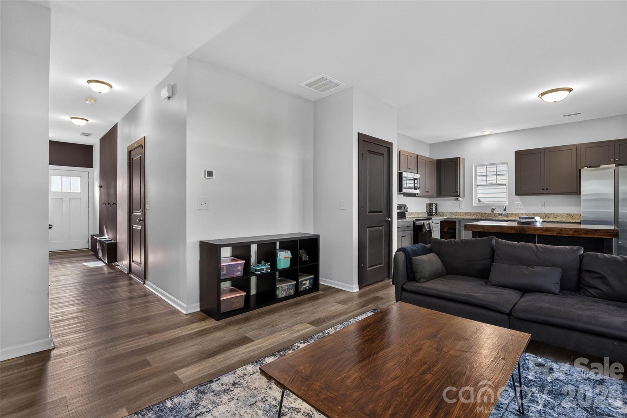 548 Kingsway Circle Property Photo 15