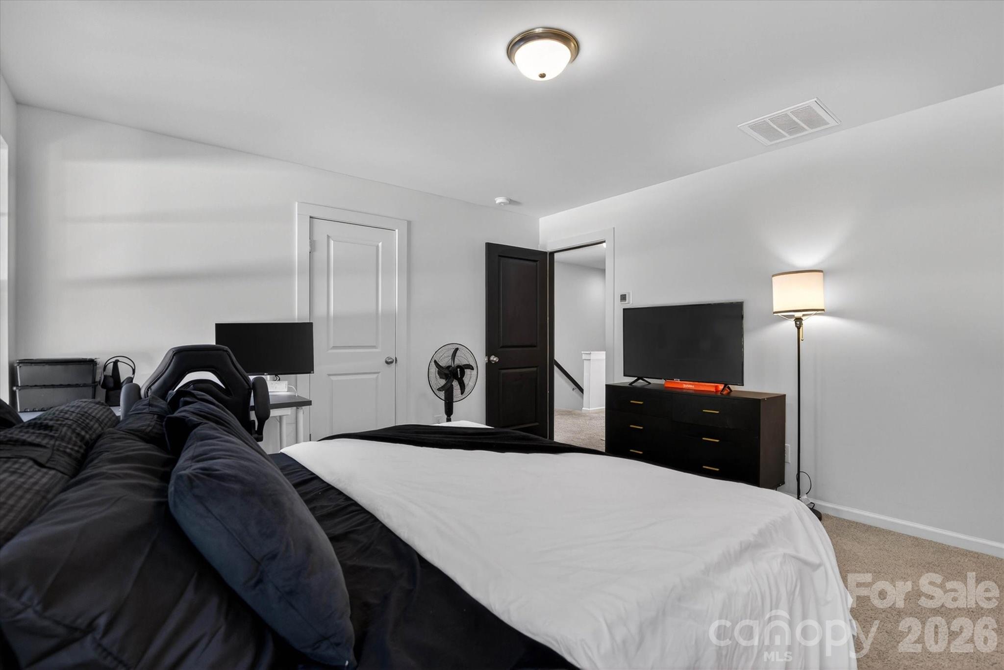 548 Kingsway Circle Property Photo 19