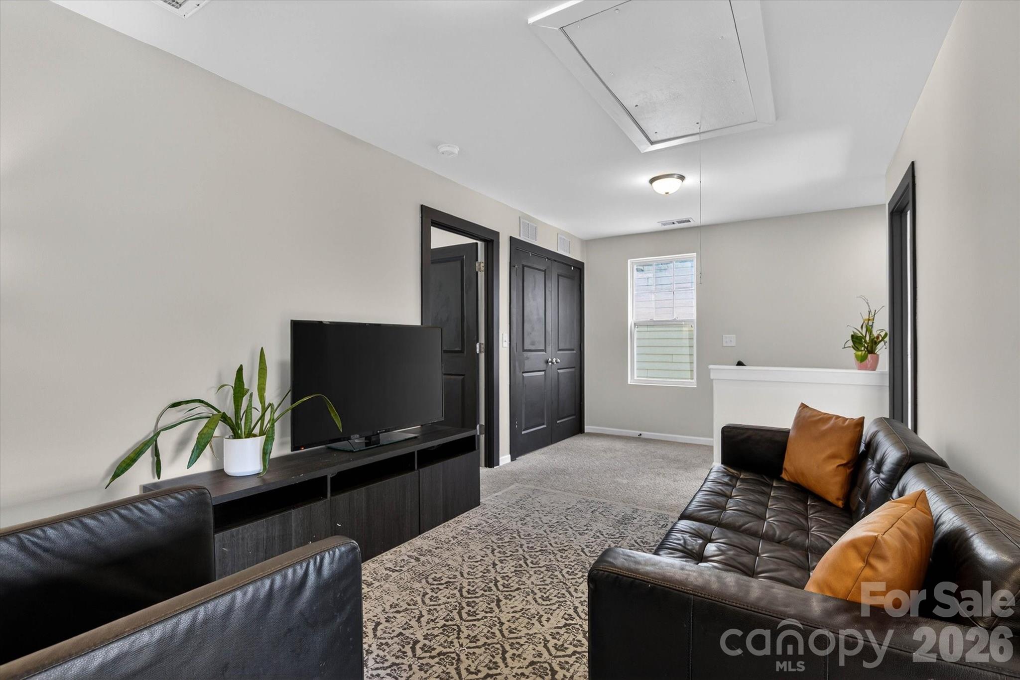 548 Kingsway Circle Property Photo 27