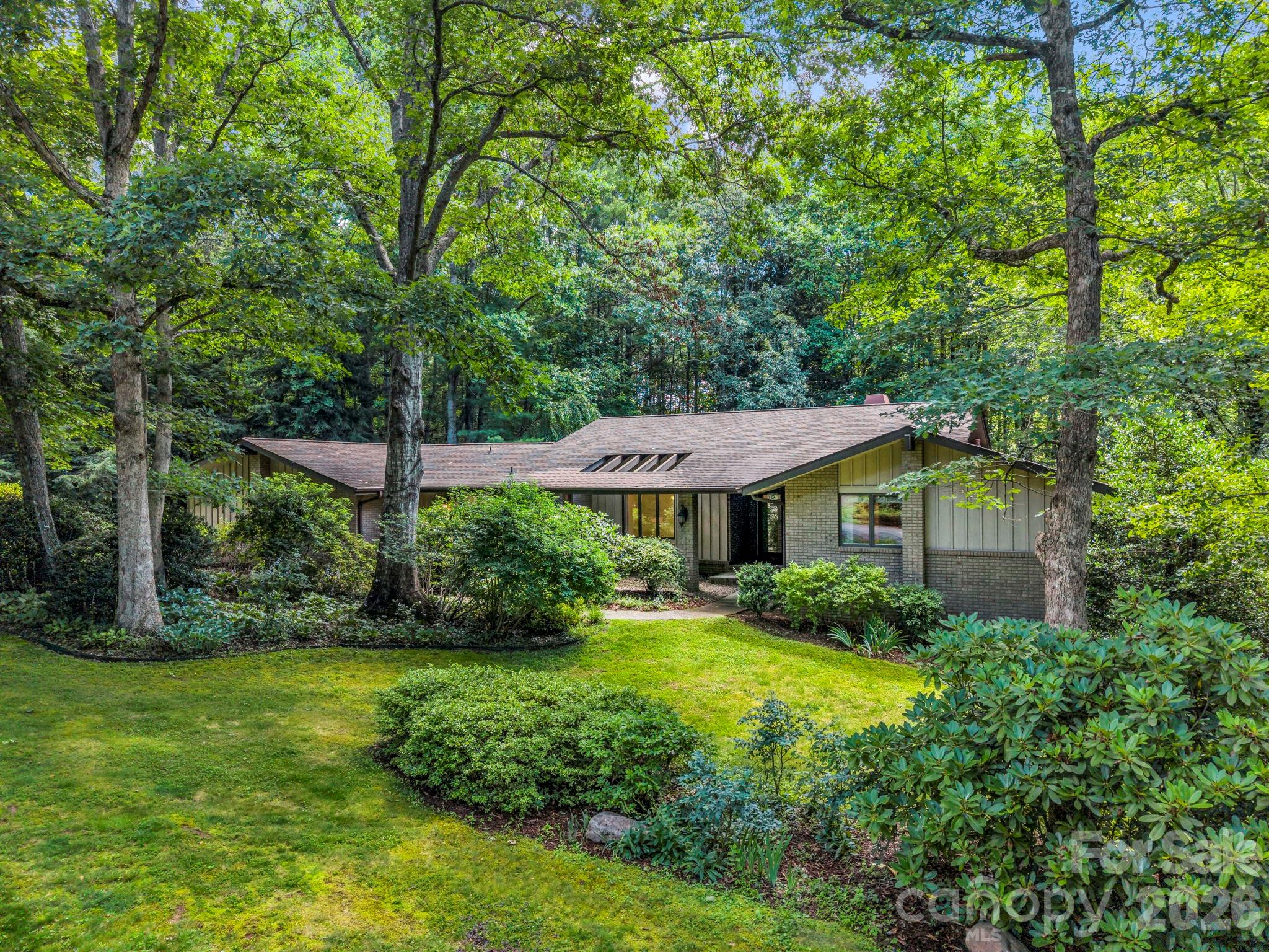 115 Woodhaven Drive Property Photo 1
