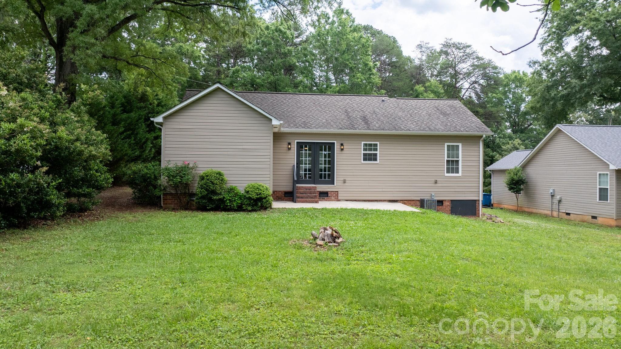 208 S B Avenue Property Photo 5