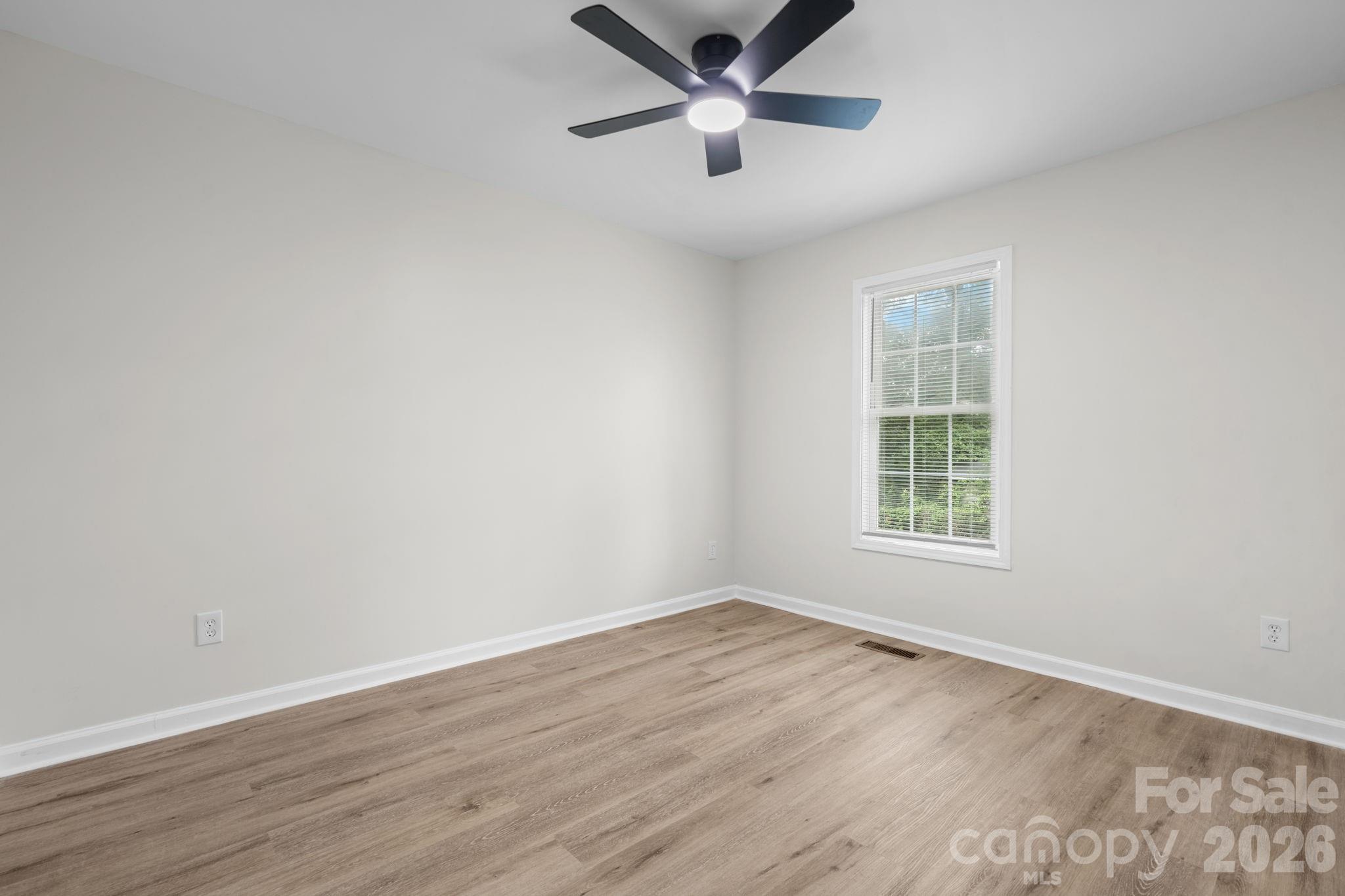 208 S B Avenue Property Photo 17