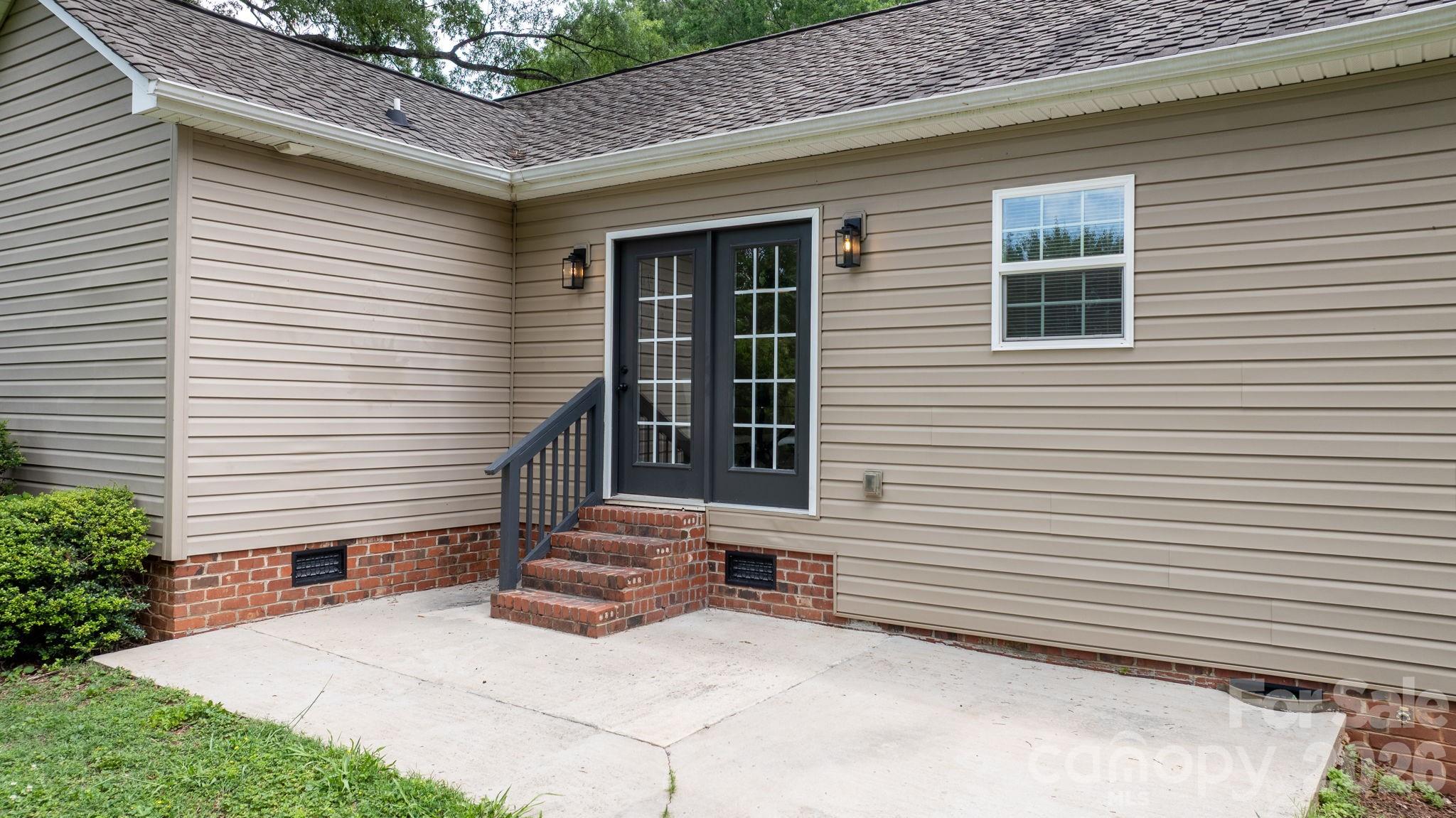 208 S B Avenue Property Photo 26