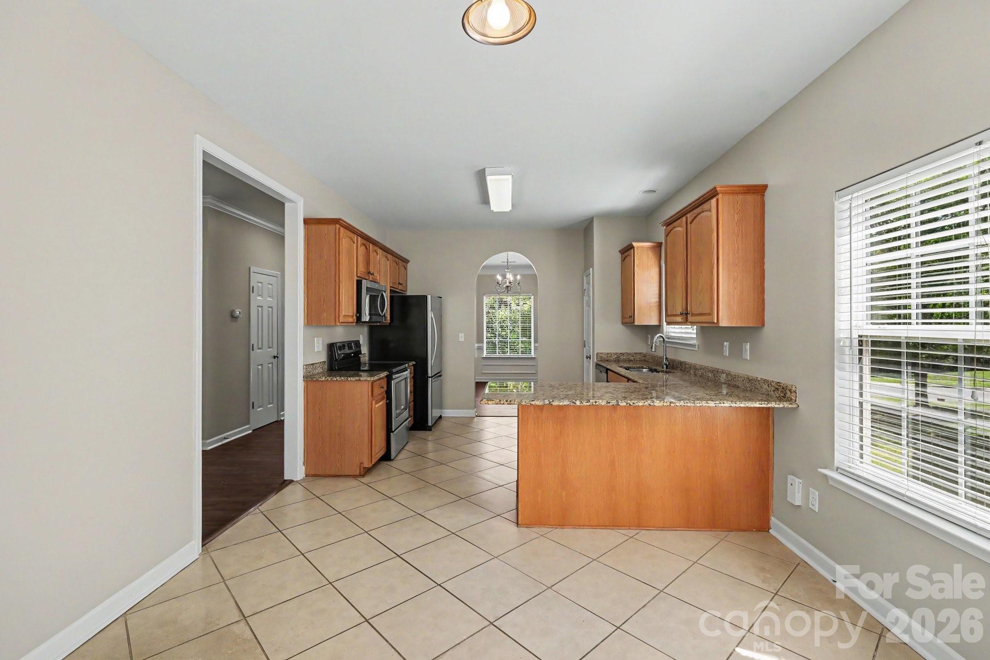 8539 Suttonview Drive Property Photo 5
