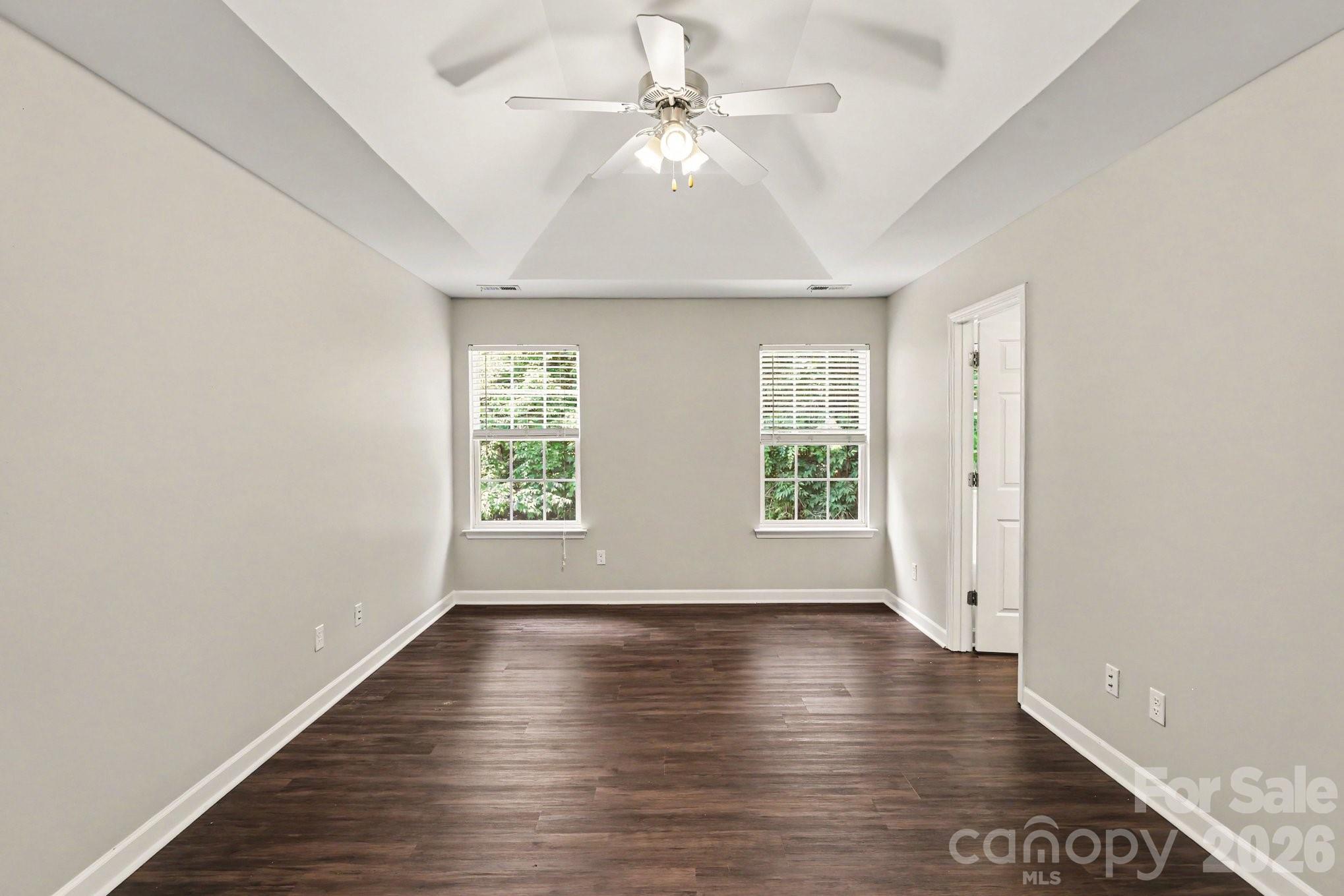 8539 Suttonview Drive Property Photo 9
