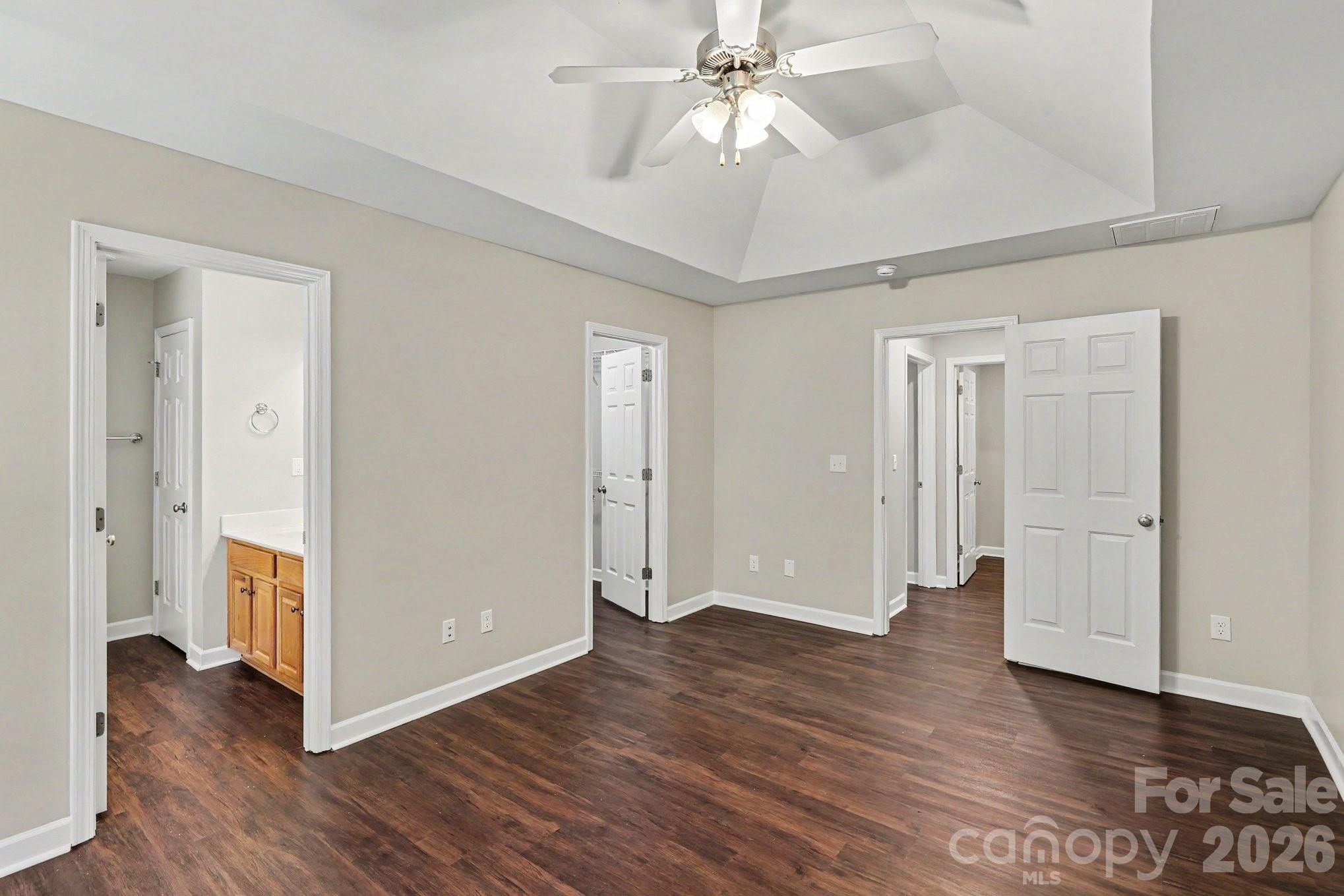8539 Suttonview Drive Property Photo 10