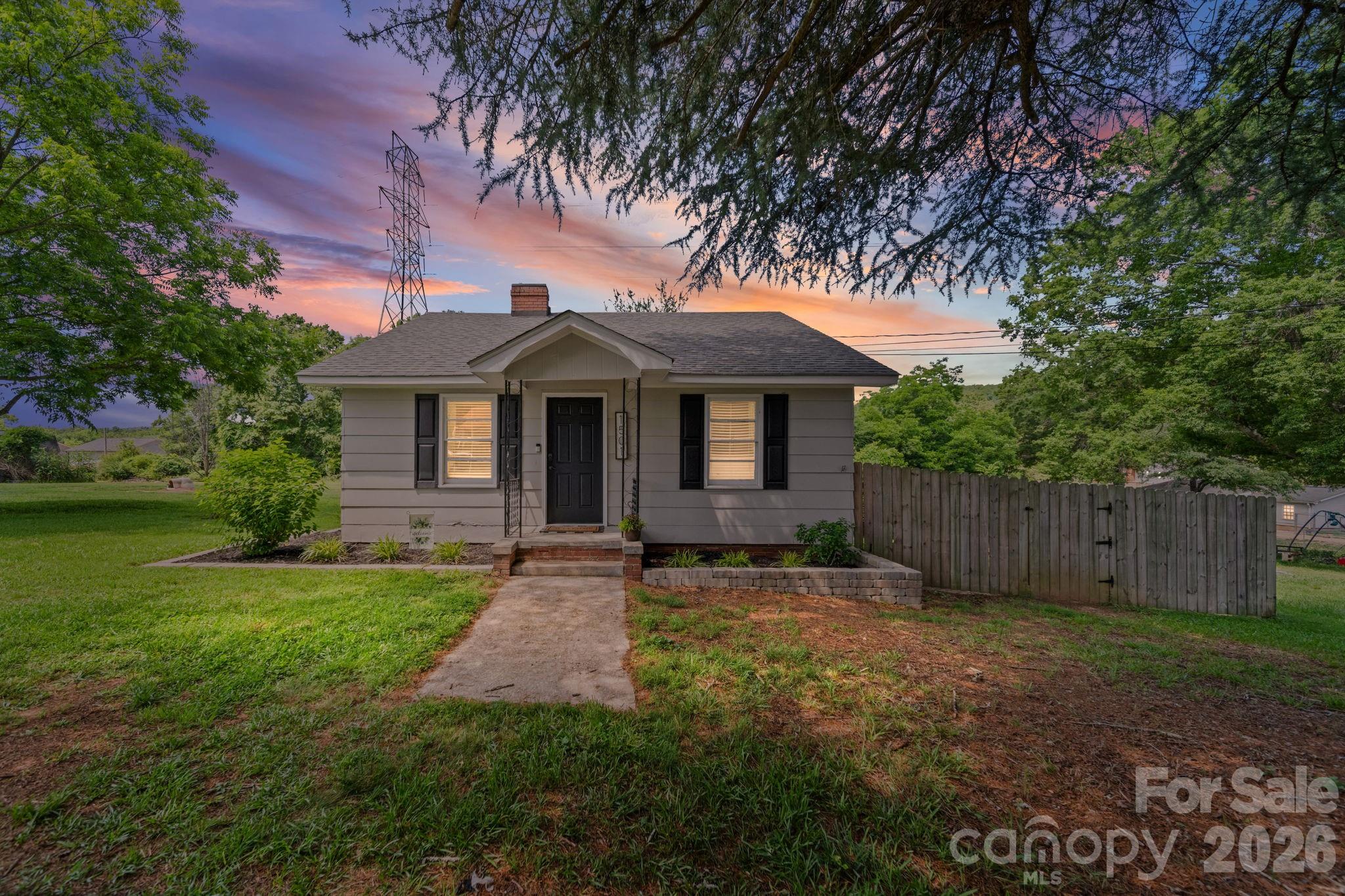 1501 Highland Avenue Property Photo 1